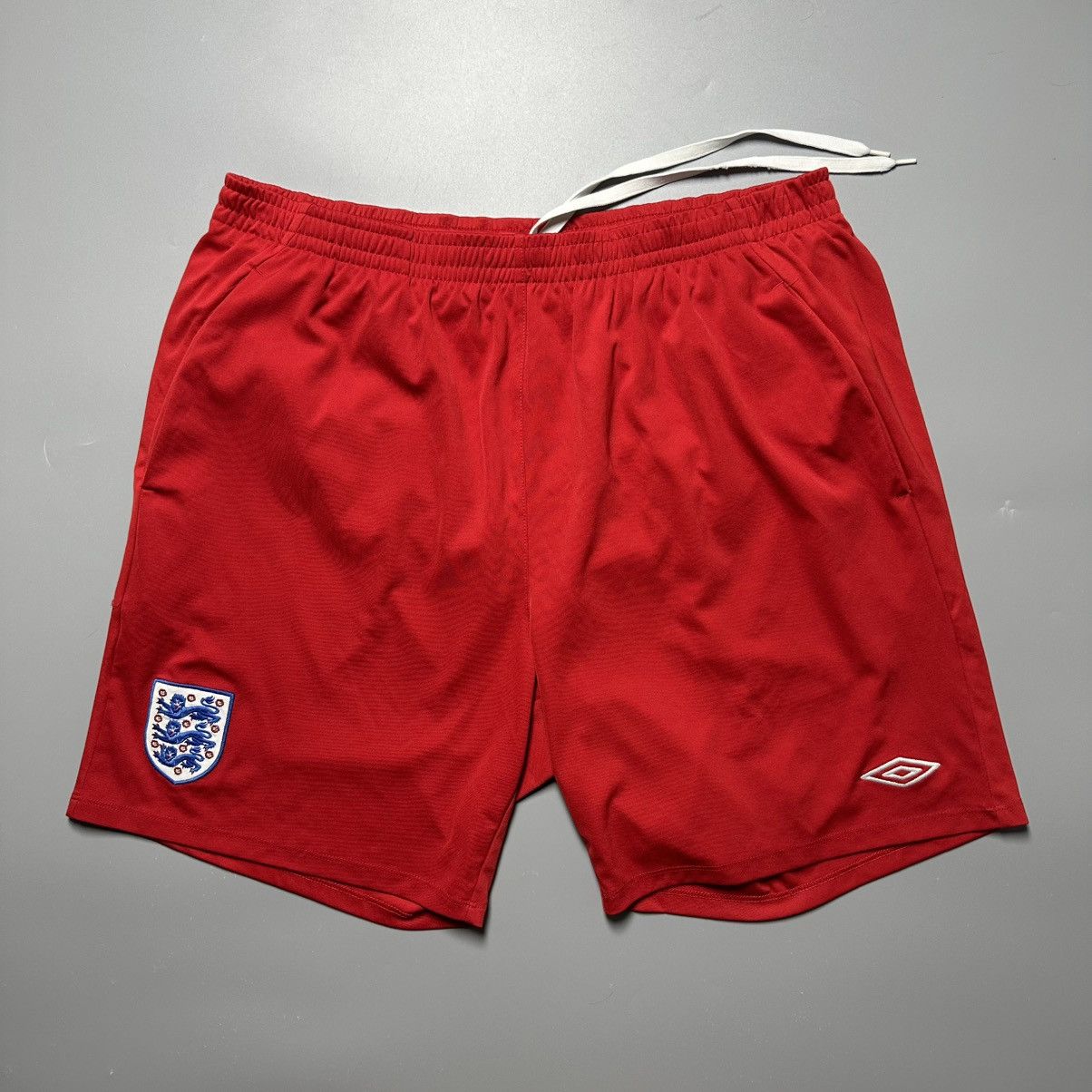 Umbro ENGLAND UMBRO 2010 WORLD CUP FOOTBALL TRAINING SHORTS Size US 37 - 1 Thumbnail