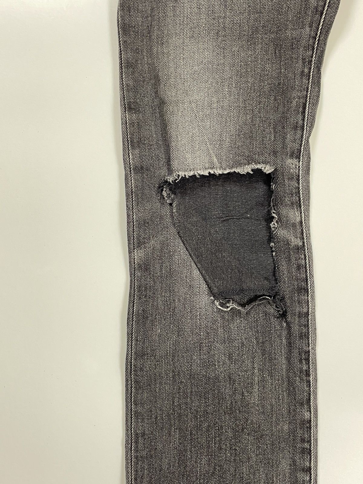 Balenciaga 2017 BALENCIAGA ARCHETYPE DISTRESSED DARK GREY JEANS Size 26" / US 2 / IT 38 - 3 Thumbnail