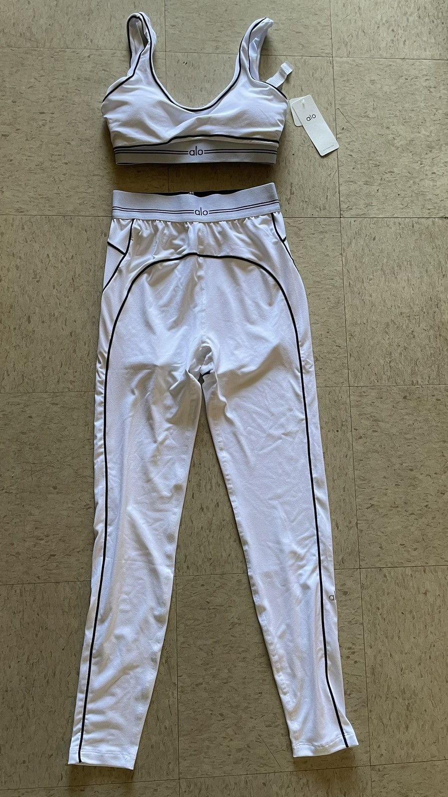 Alo Yoga Aloe Yoga Set Size S / US 4 / IT 40 - 1 Thumbnail