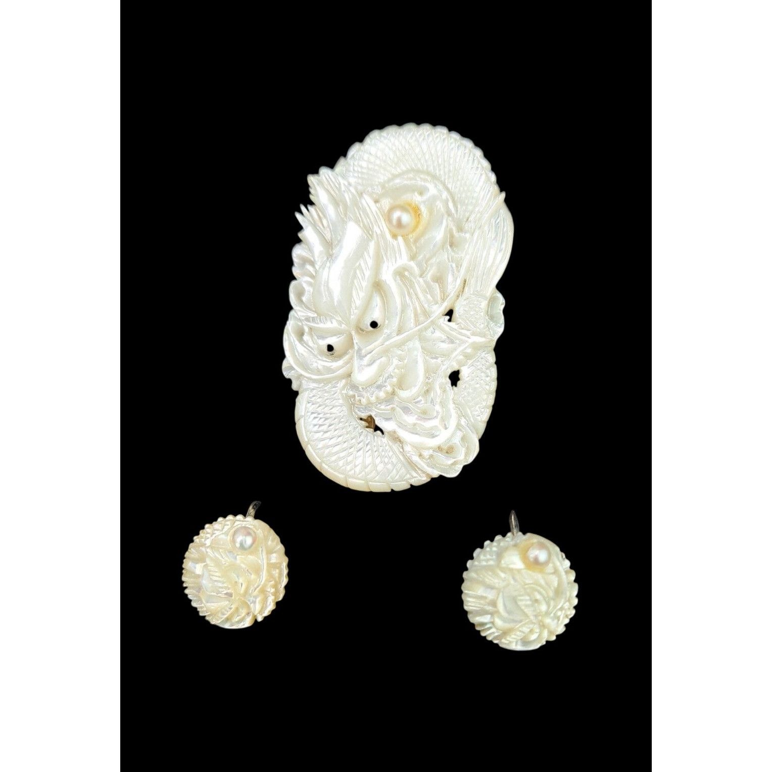 The Unbranded Brand Vintage Carved Mother Of Pearl Dragon Brooch Earrings Set Size ONE SIZE - 1 Thumbnail