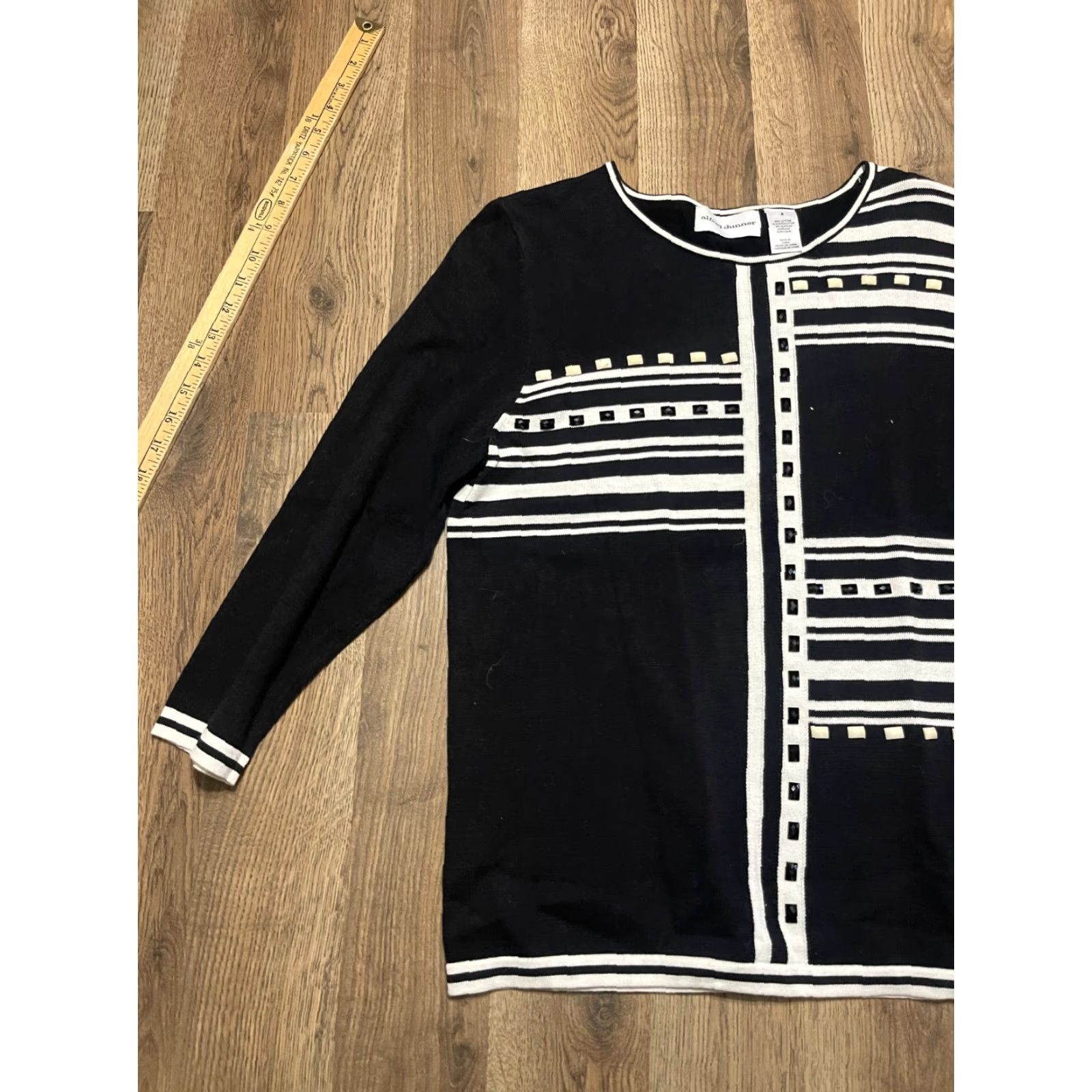 Vintage **Women's Alfred Dunner Size Small Long Sleeve Black Beaded T-Shirt** User: **Alfred Dunner Women's Size Small Long Sleeve Black Beaded T-Shirt** Size S / US 4 / IT 40 - 3 Thumbnail