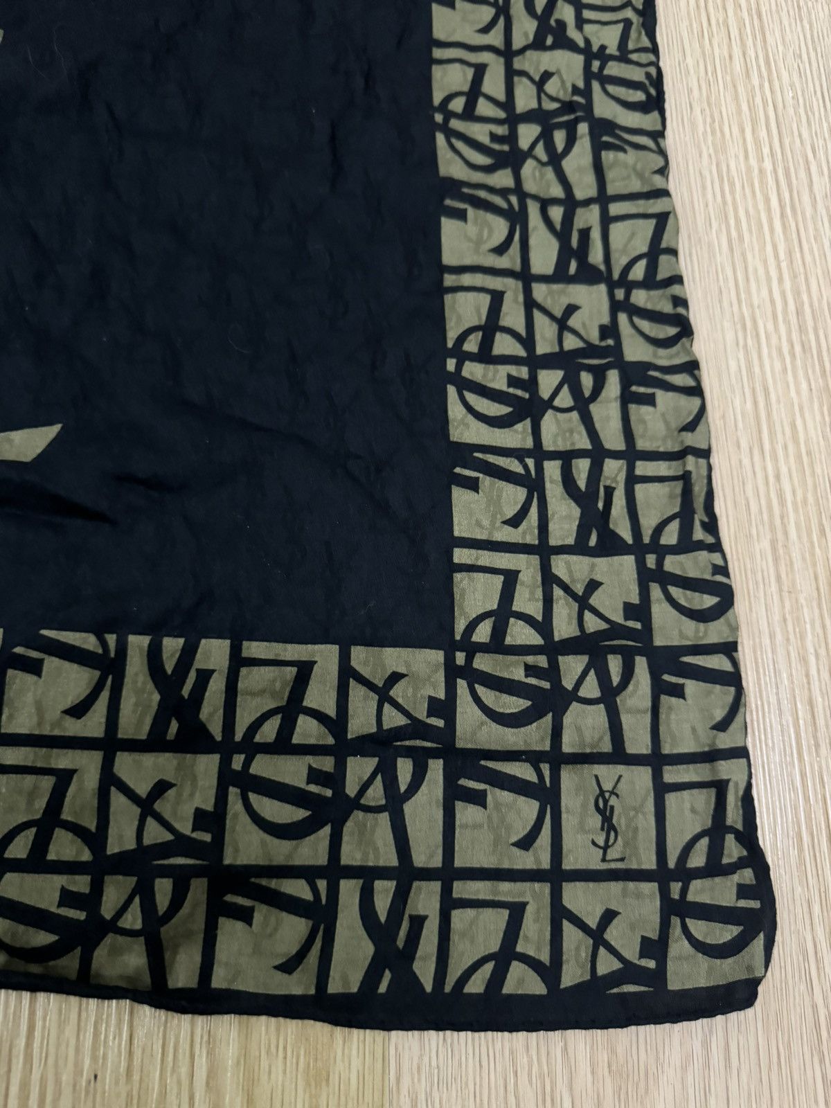 Yves Saint Laurent Yves Saint Laurent Monogram scarf/handkerchief Size ONE SIZE - 2 Thumbnail