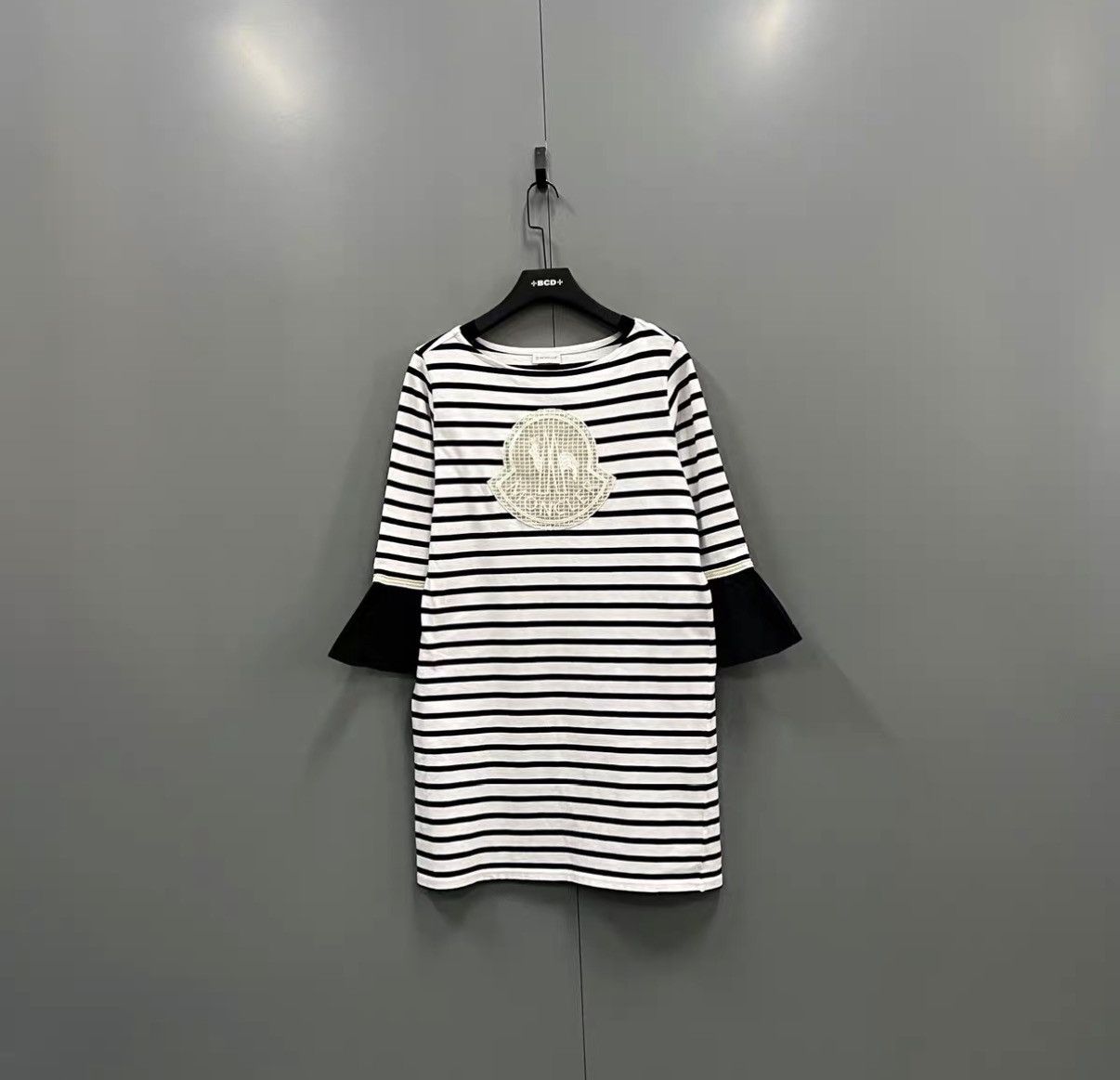 Moncler Moncler Striped Logo Dress J41 Size M / US 6-8 / IT 42-44 - 1 Thumbnail