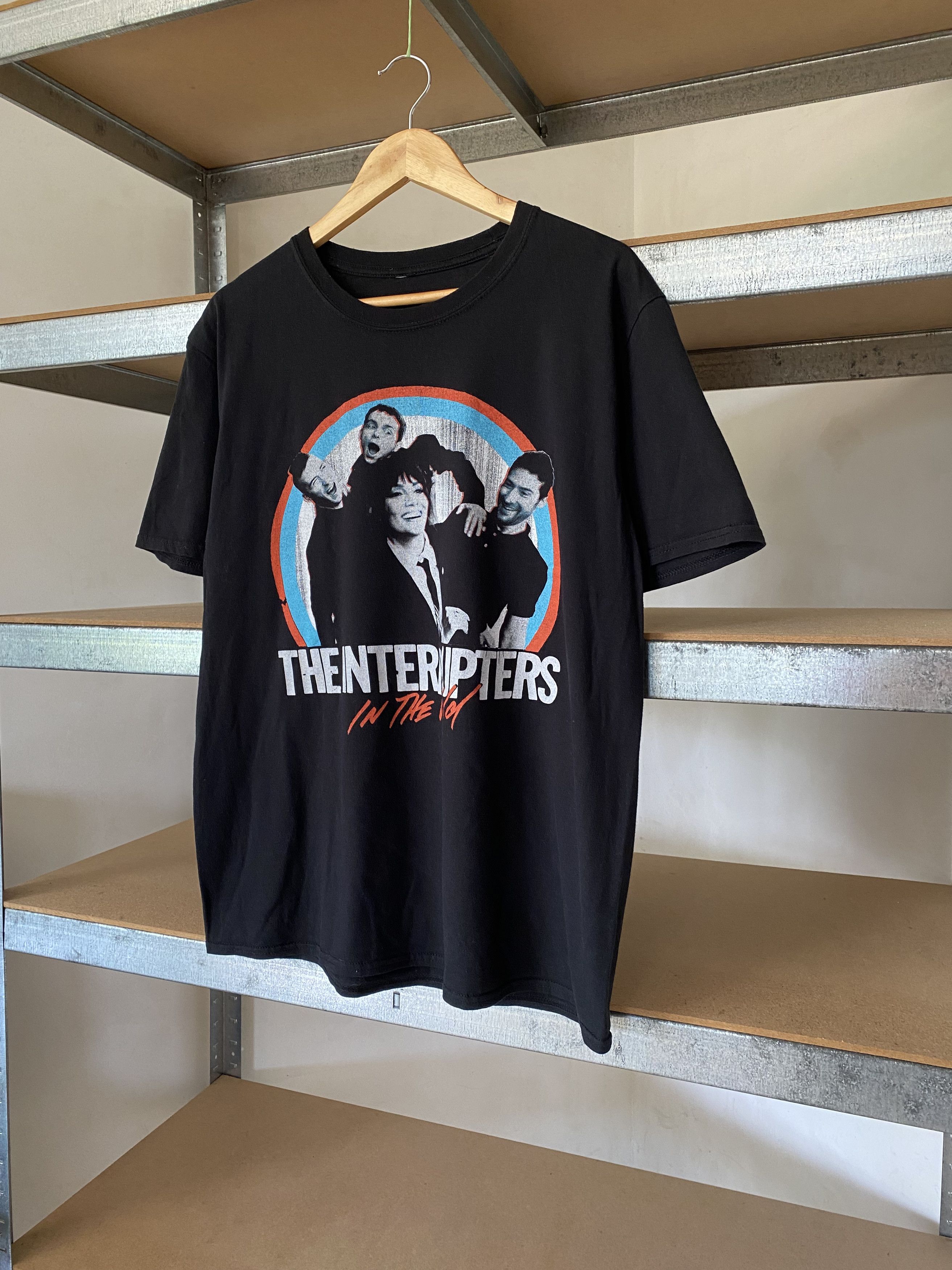 Band Tees Vintage 2000s The Interrupters In The World Band T-shirt Size US L / EU 52-54 / 3 - 3 Thumbnail