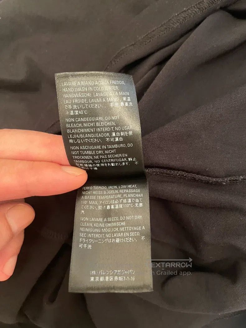 Balenciaga Balenciaga Short sleeve with small letter logo on chest Size US M / EU 48-50 / 2 - 6 Thumbnail