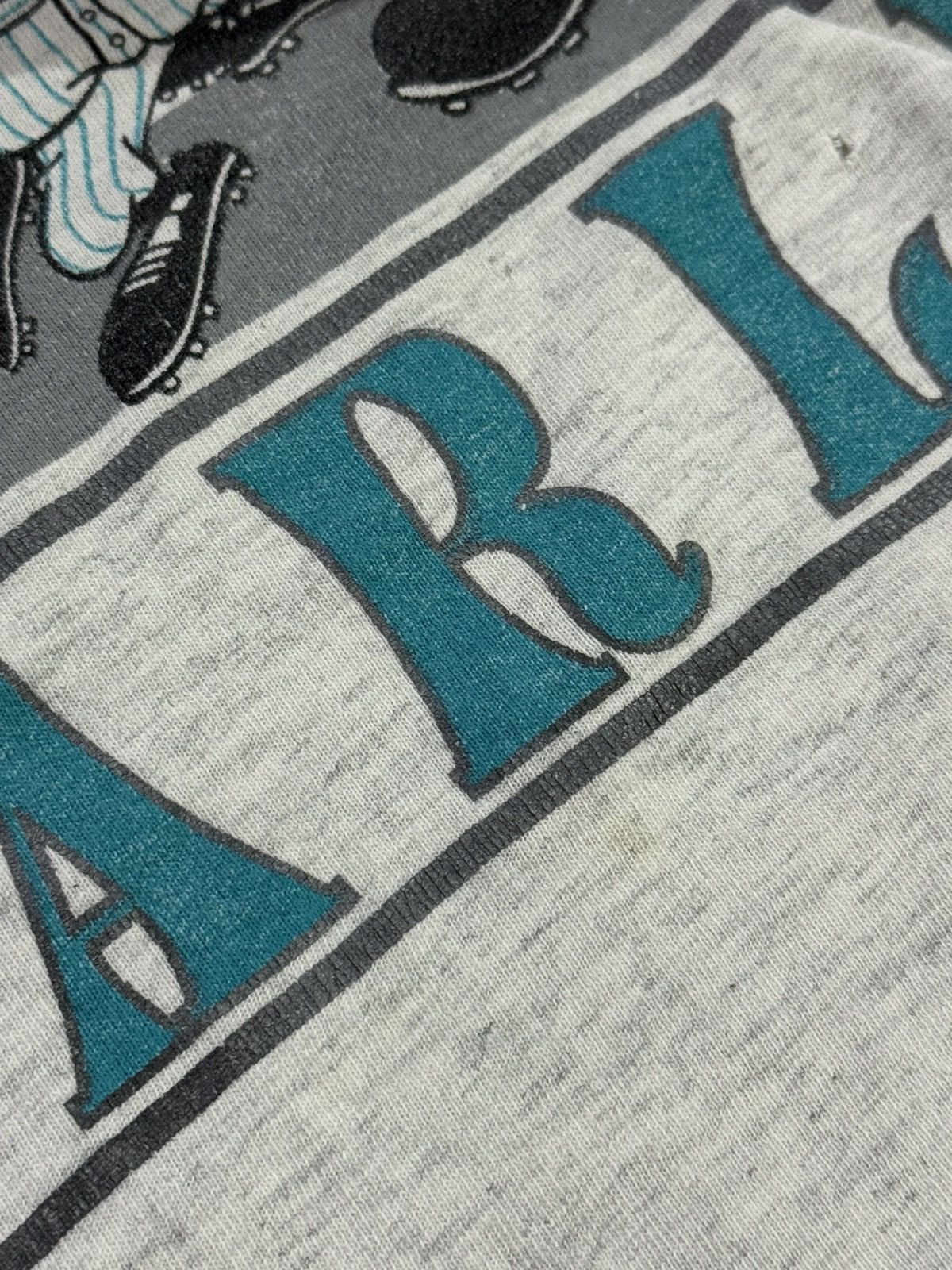 Vintage Vintage 90s Florida Marlins Looney Tunes T-Shirt Size US M / EU 48-50 / 2 - 8 Thumbnail