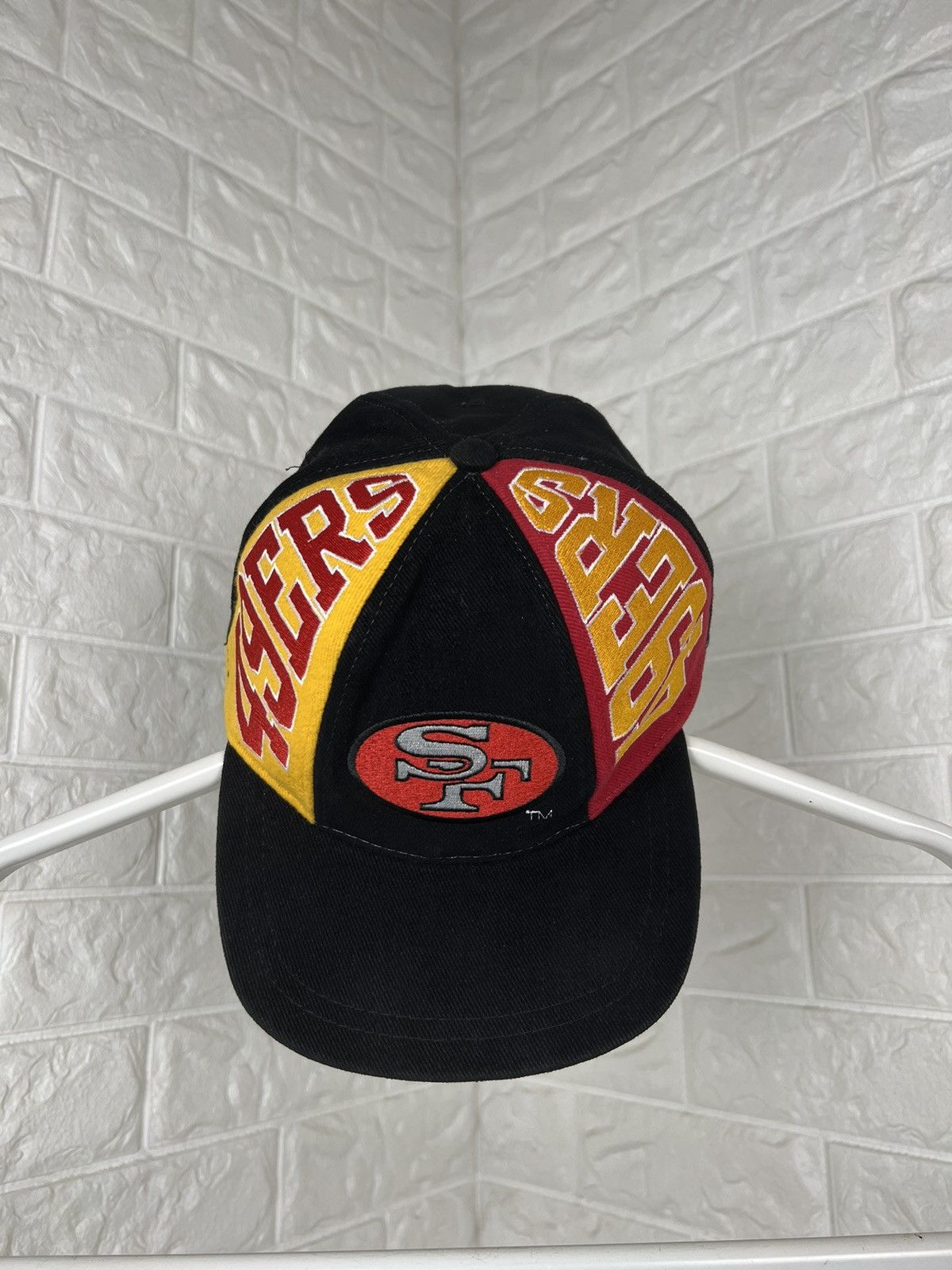 NFL × Vintage San Francisco 49ers Vintage 90s Snapback Hat Size ONE SIZE - 1 Thumbnail