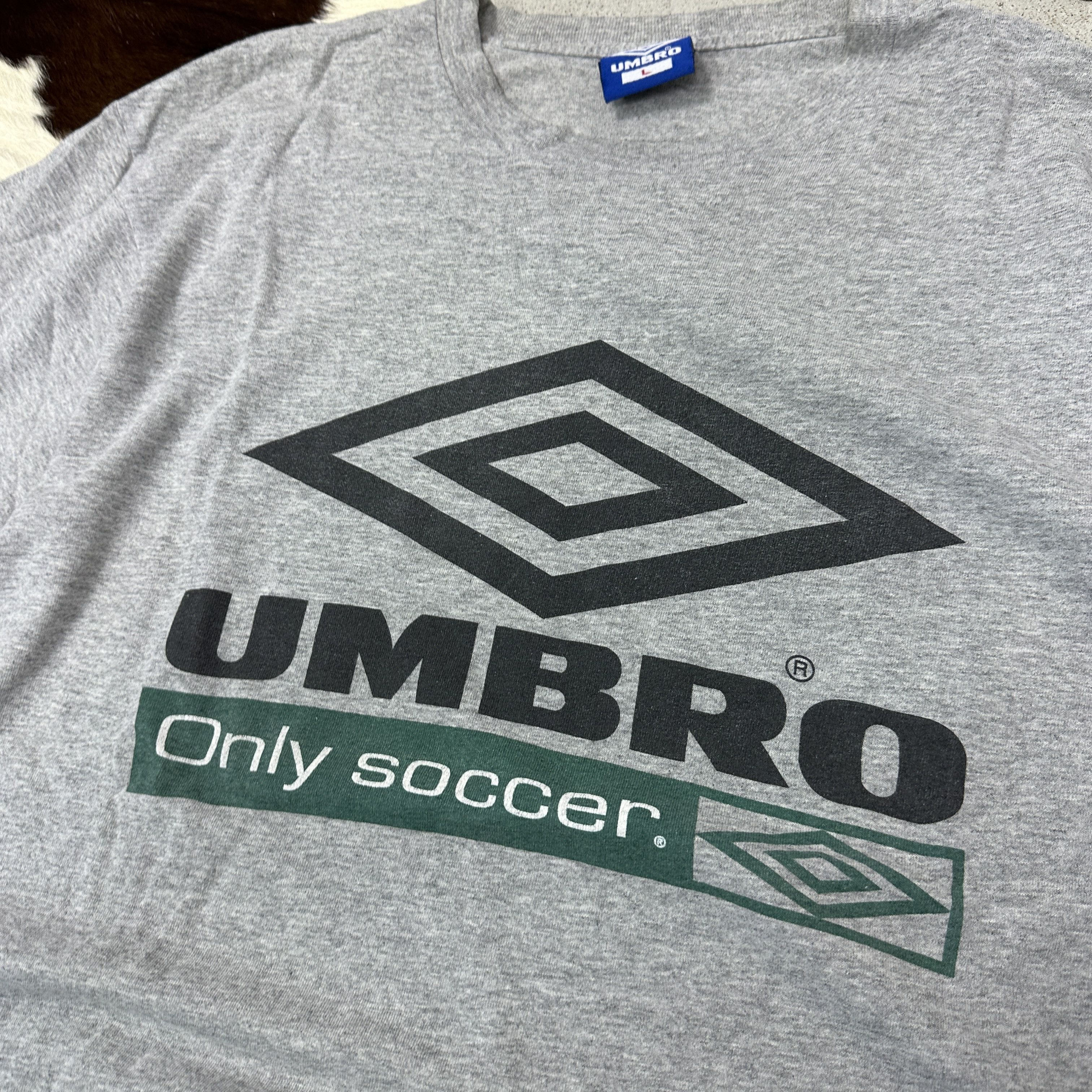 Vintage Vintage Streetwear Old School Sporty Umbro T-shirt 90s Size US L / EU 52-54 / 3 - 2 Thumbnail