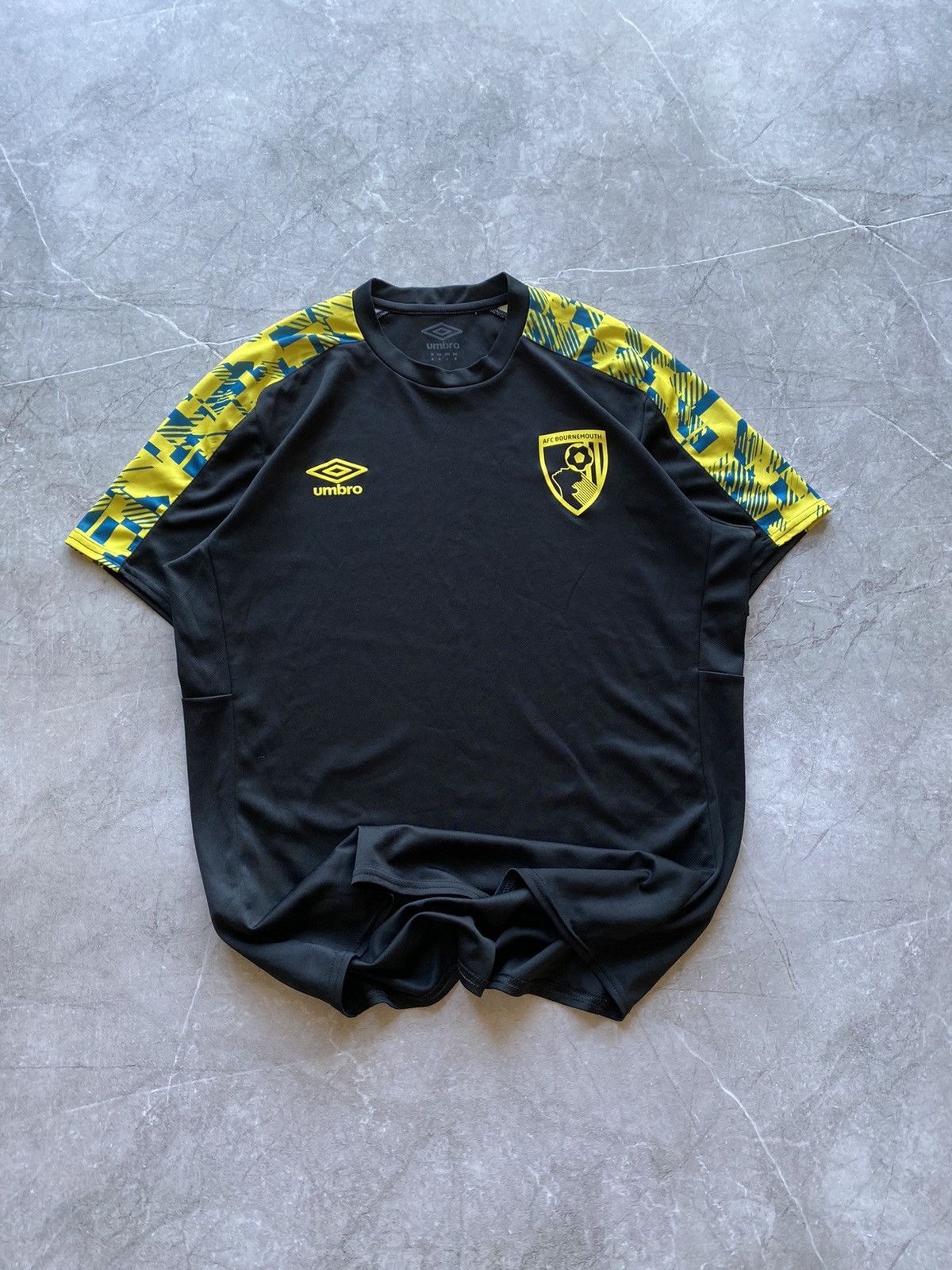 Umbro AFC Bournemouth Umbro Training Soccer Football Jersey Size US M / EU 48-50 / 2 - 2 Thumbnail