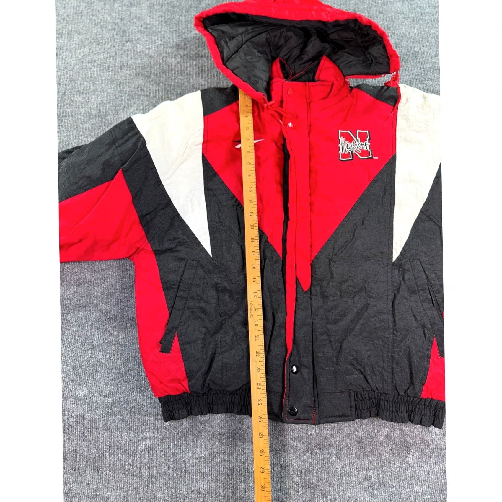 Reebok VINTAGE Reebok Nebraska Huskers Jacket Mens M Red Black Puffer Hooded NCAA Size US M / EU 48-50 / 2 - 6 Thumbnail