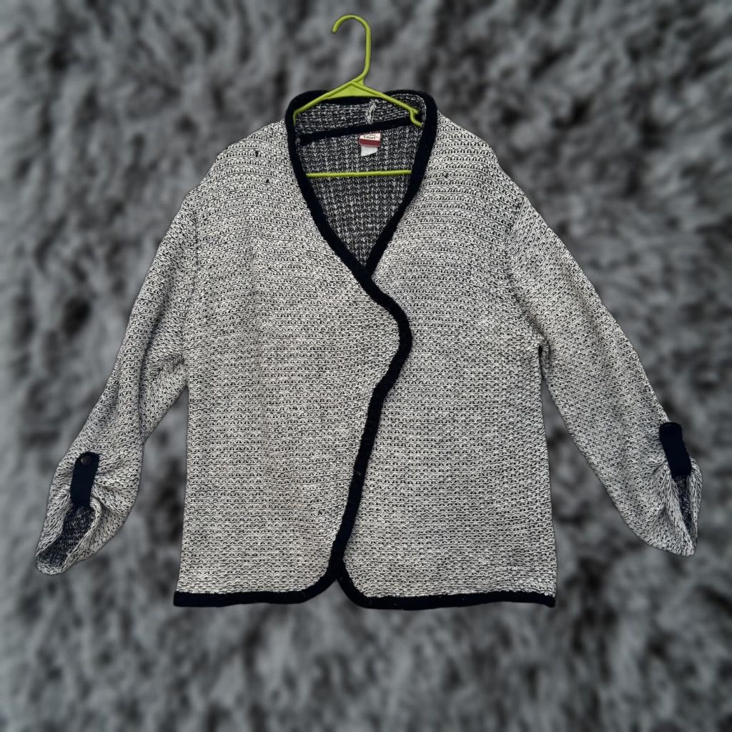 Tudor VINTAGE Tudor Court Sweater Cardigan Open Front 80s 90s Lagenlook Plus 1X Gray Wool Blend Acrylic Knit Long Sleeve Button Strap Womens Size XL / US 12-14 / IT 48-50 - 1 Thumbnail