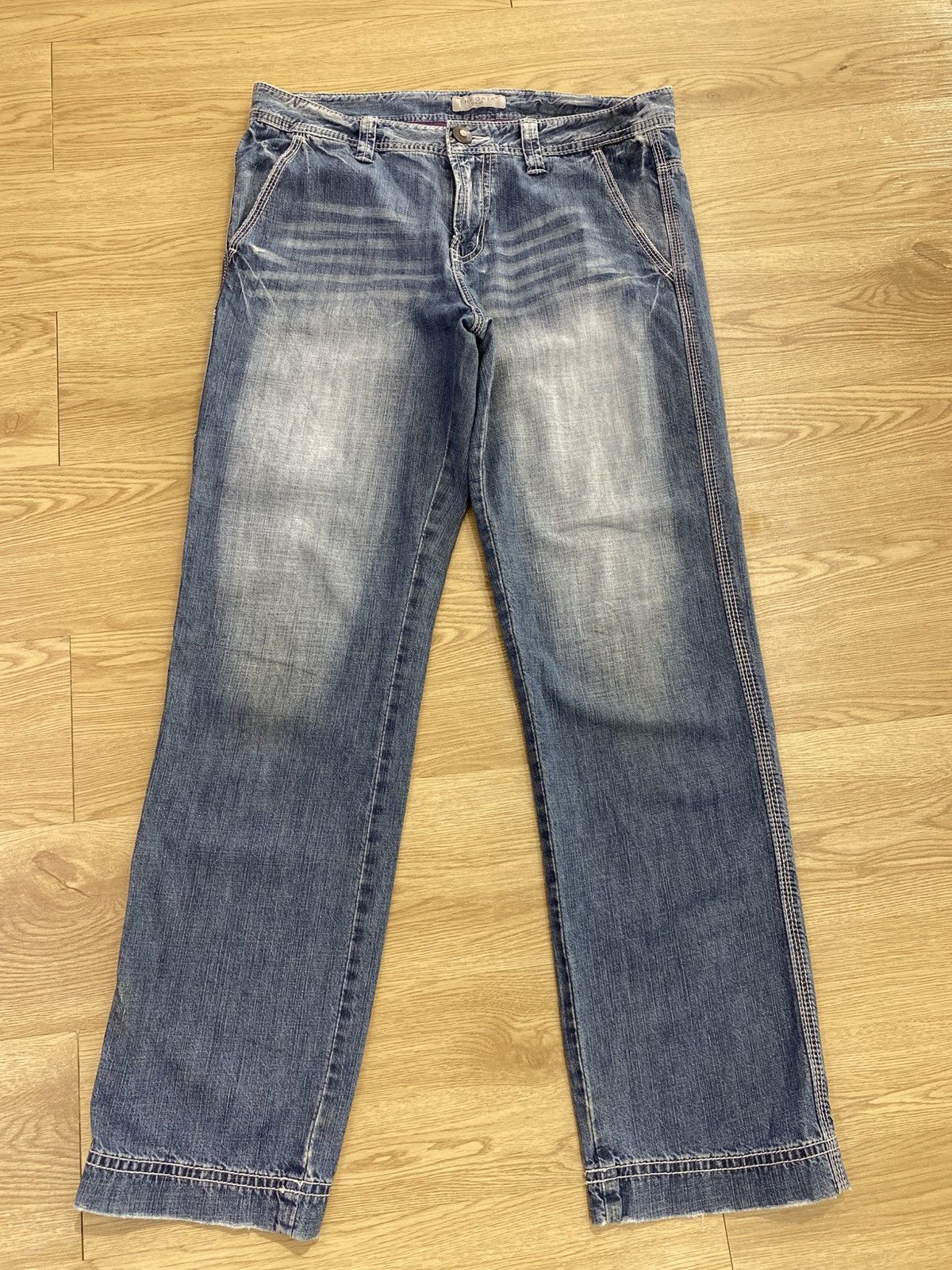 Japanese Brand Japanese Brand Faded Blue Wash Buckle Back Style Jeans Size US 32 / EU 48 - 1 Thumbnail