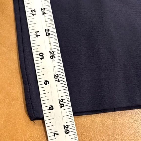 Lord & Taylor LORD & TAYLOR Navy Blue Flat Front Zip Pocket Ankle Pants Size 10 Size 32" / US 10 / IT 46 - 6 Thumbnail