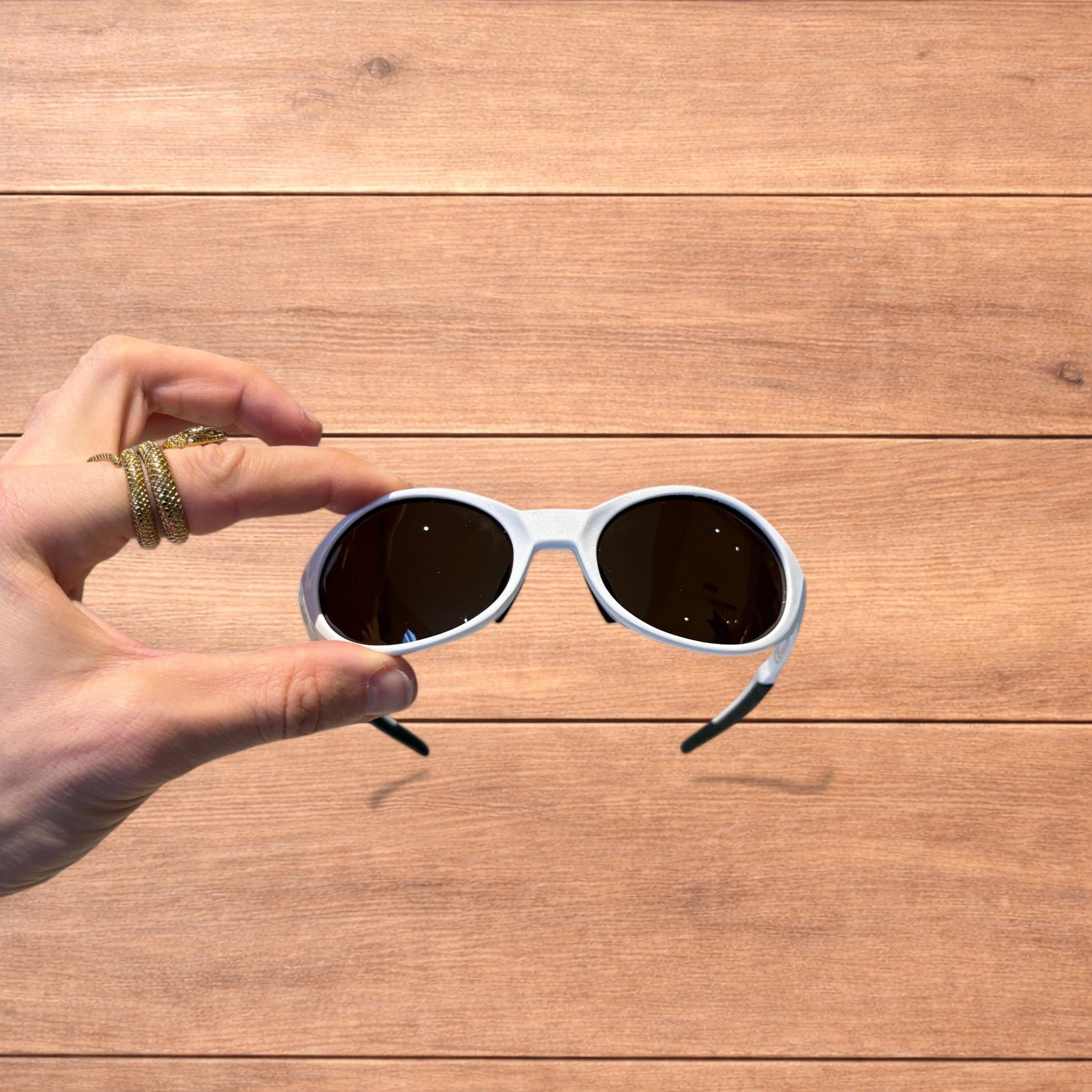 Japanese Brand Mirrored polarised sunglasses in white with brown lens. Size ONE SIZE - 3 Thumbnail