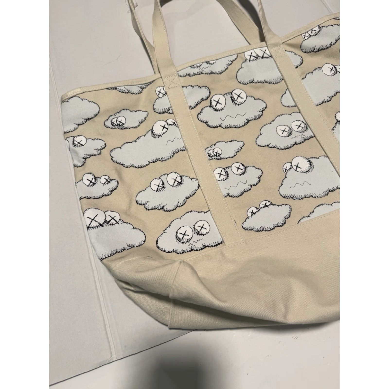 Uniqlo KAWS x UNIQLO SS16 White Clouds Beige Light Brown Canvas Tote Bag Rare Size ONE SIZE - 2 Thumbnail
