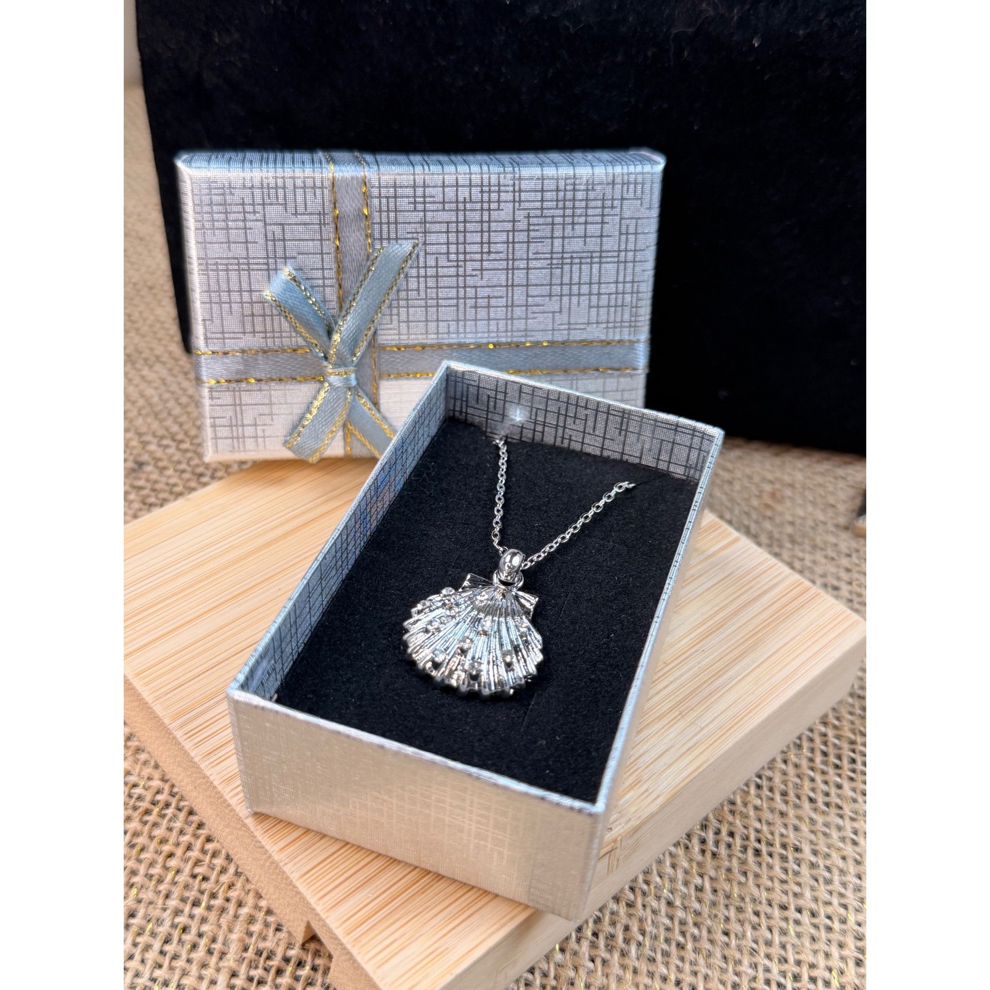Other Silver Plated Seashell Pendant Necklace With Gift Box Size ONE SIZE - 2 Thumbnail