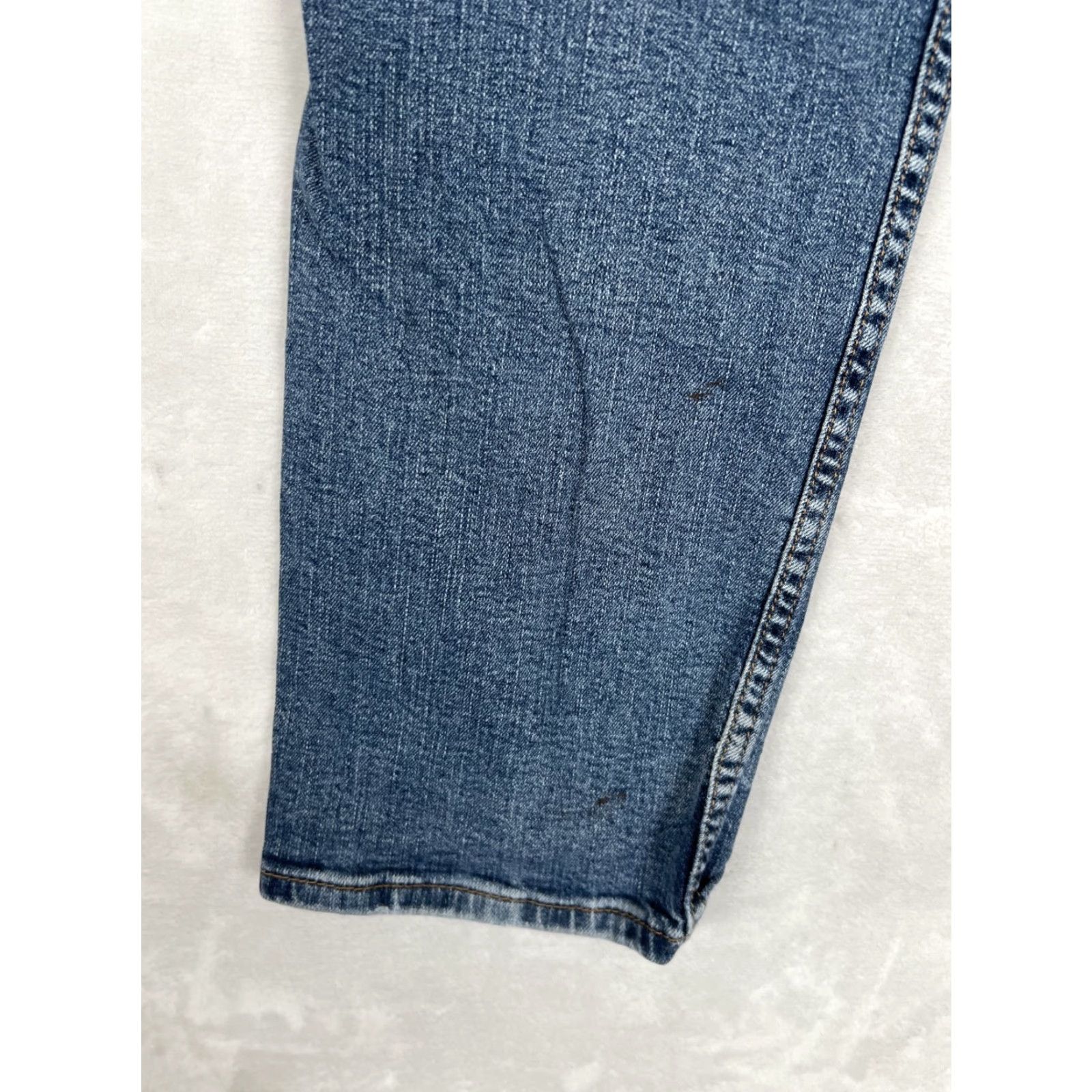 Levi's VINTAGE Levi’s 505 Denim Jeans Size 32x30 Medium Wash Y2K Straight Leg Men's Jeans 32 Regular Blue Cotton Levi's 505 Size US 32 / EU 48 - 7 Thumbnail