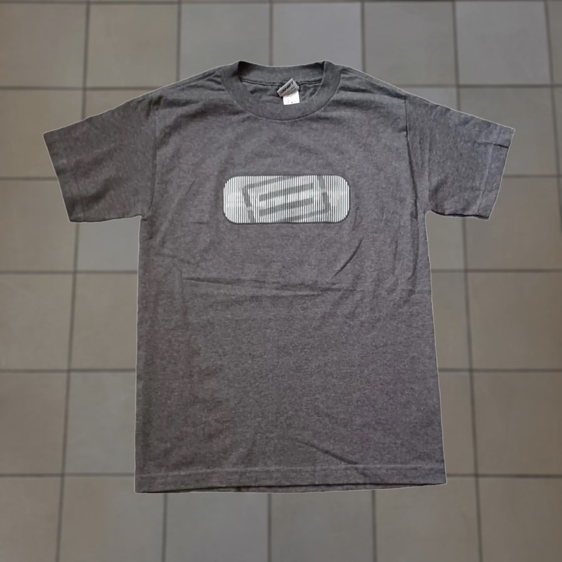 Logo 7 VINTAGE Shift Racing T Shirt Mens Small Gray Raised Center Logo Short Sleeve Size US S / EU 44-46 / 1 - 1 Thumbnail
