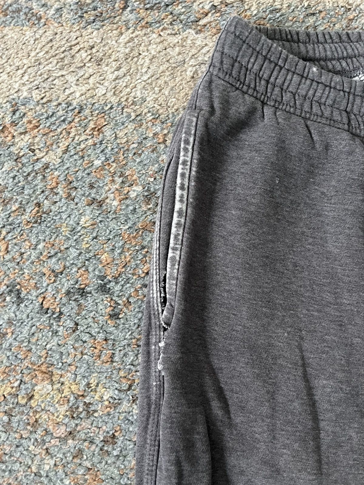 Nike × Vintage VTG Y2K Nike Sweatpants Grey Faded L Distressed Size US 32 / EU 48 - 4 Thumbnail
