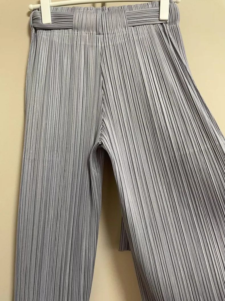 Issey Miyake Issey Miyake size:2 Pearl blue pleated trousers Size 22" - 7 Thumbnail