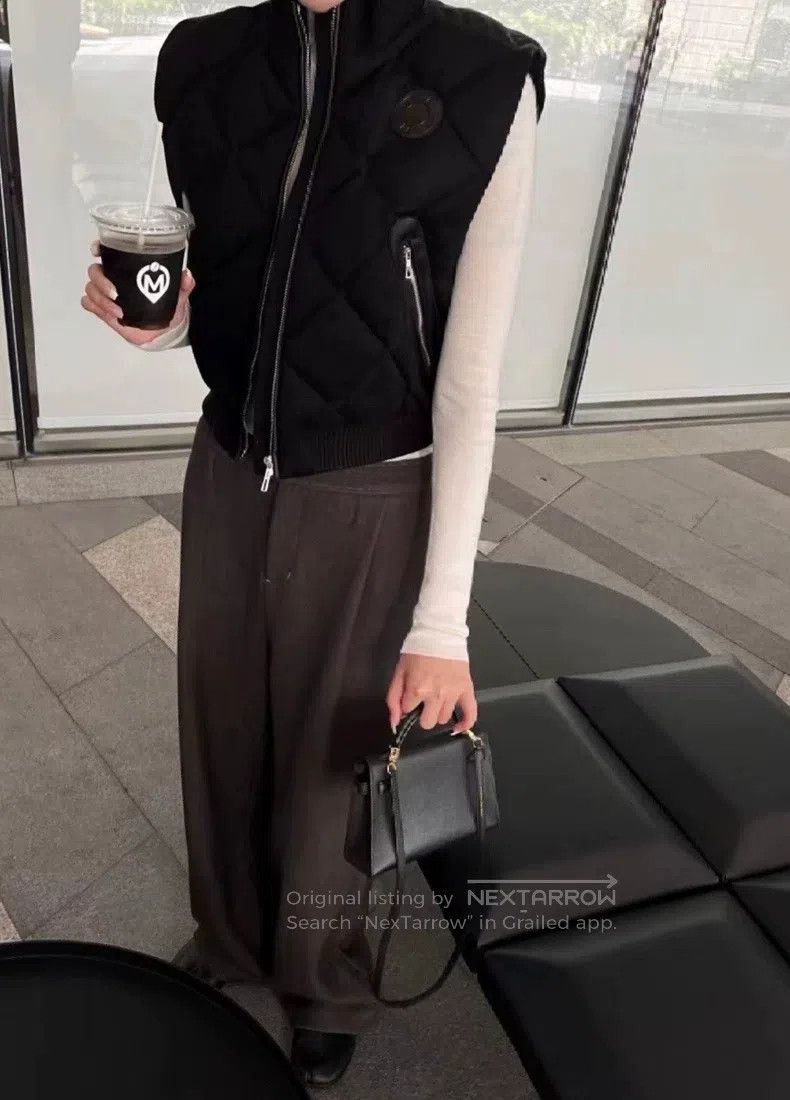 Hermes Hermes Black sleeveless down vest, short style, 100% cashm Size XS / US 0-2 / IT 36-38 - 1 Thumbnail