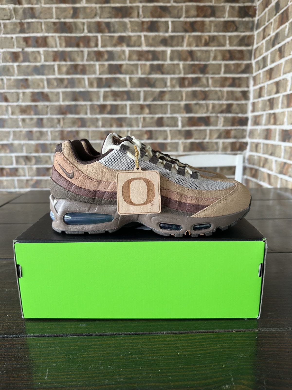 Nike Oregon Ducks x Nike Air Max 95 Lumber Yard Brown Size US 10 / EU 43 - 3 Thumbnail