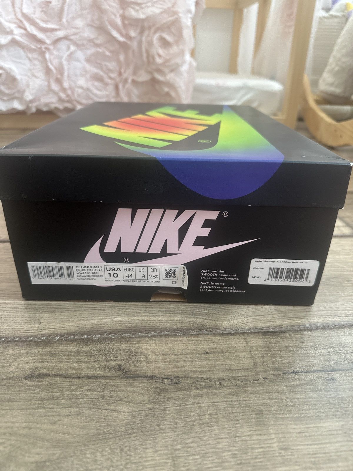 J Balvin × Jordan Brand J Balvin Jordan 1s Size US 10 / EU 43 - 7 Thumbnail