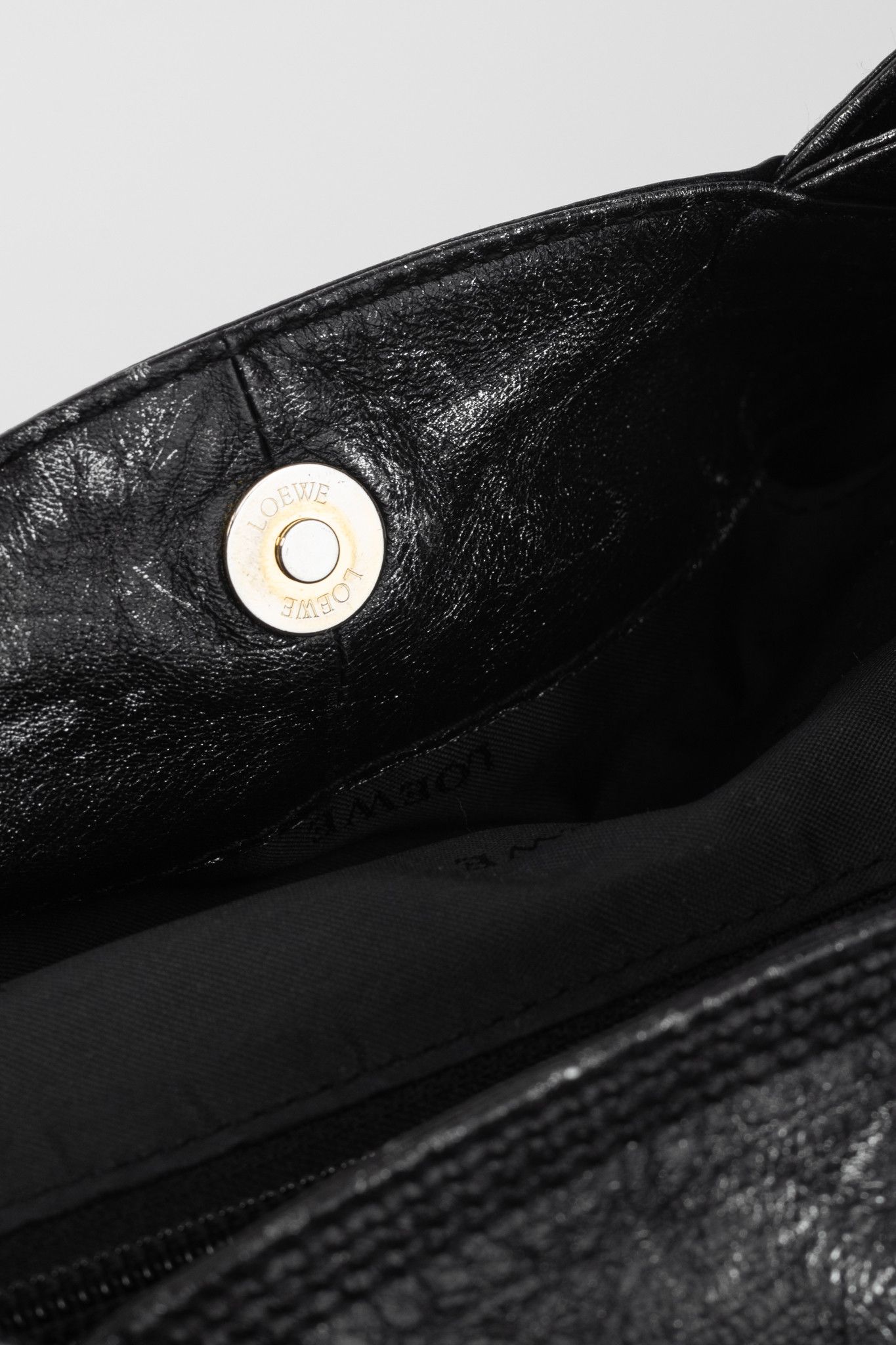 Loewe Loewe Nappa Aire Metallic Black Sheep Skin Anagram Handbag Size ONE SIZE - 10 Thumbnail