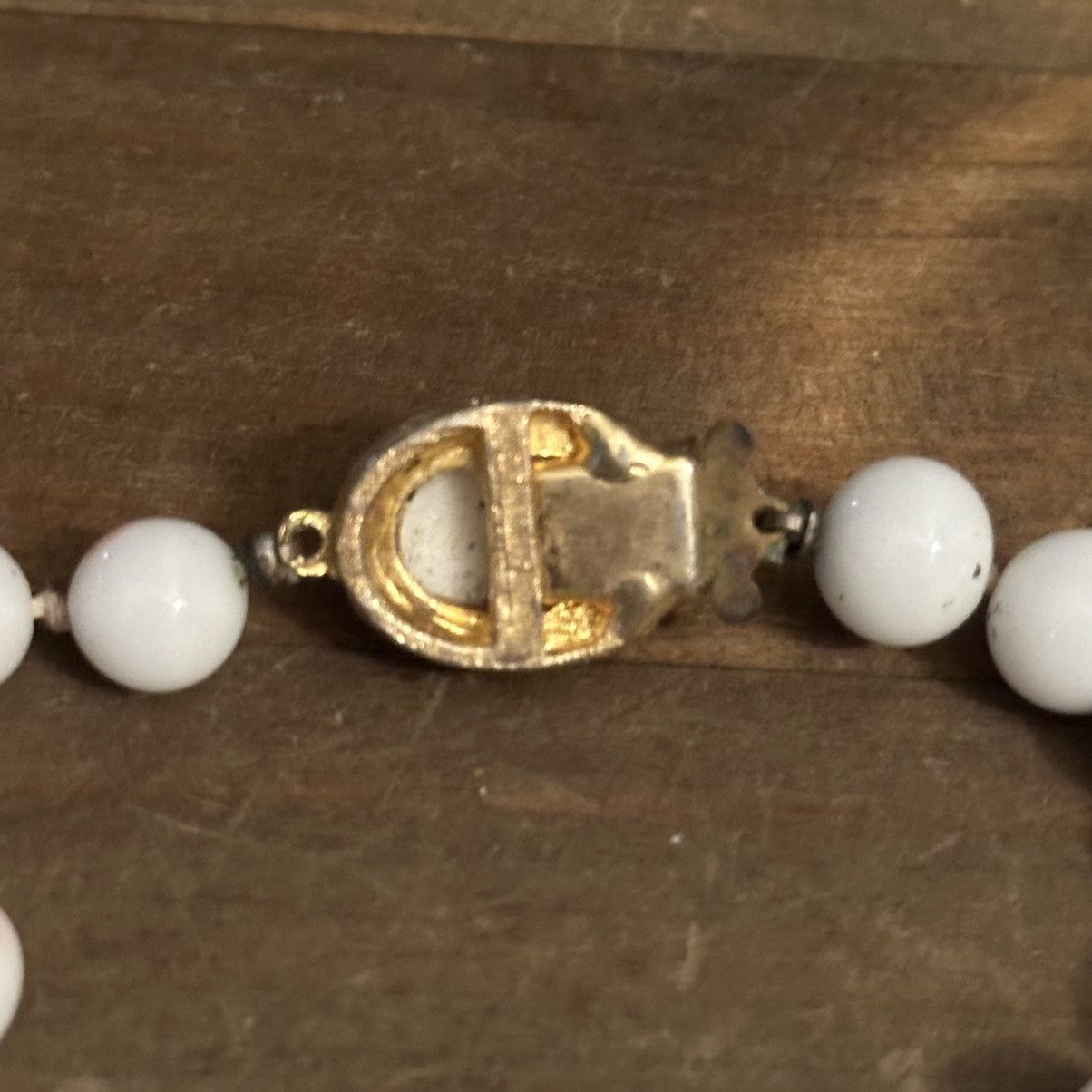 Vintage Vintage Angel Skin coral milk glass bead necklace Size ONE SIZE - 4 Thumbnail