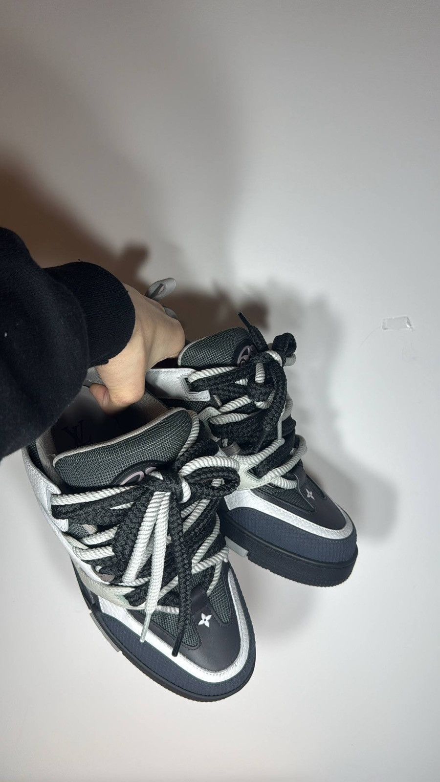 Louis Vuitton LOUIS VUITTON SKATER DOUBLE LACING Size US 7 / EU 40 - 5 Thumbnail