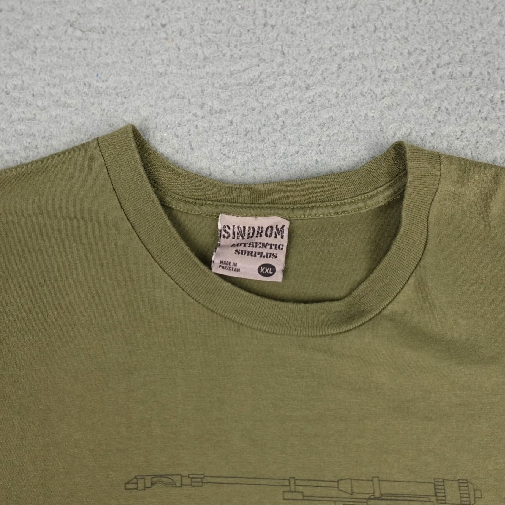 Vintage VINTAGE SINDROM Shirt Mens 2XL Green Military Army Tank Graphic Shirt Size US XXL / EU 58 / 5 - 5 Thumbnail