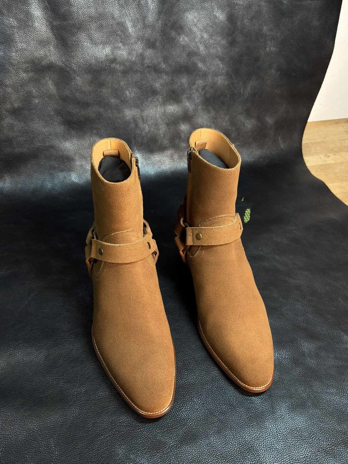 Yves Saint Laurent Yves Saint Laurent Wyatt Boot Suede Size US 9 / EU 42 - 2 Thumbnail