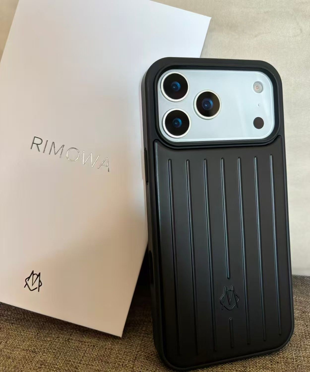 新品】RIMOWA iPhone 13 Pro ケース ブラック RIMOWA - RIMOWA iPhone