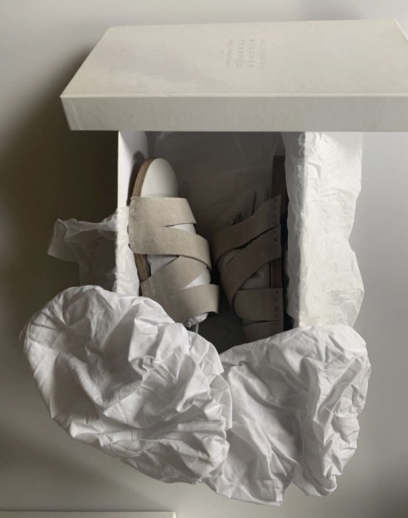 Maison Margiela Maison Margiela 🇮🇹 ash grey suede strappy band sandals 8 NIB Size US 8 / EU 41 - 7 Thumbnail