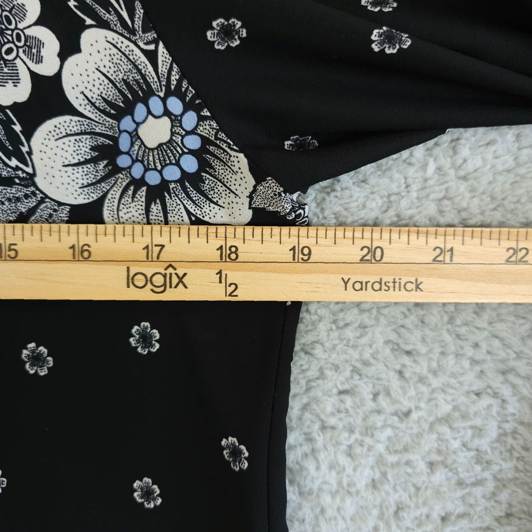 Loft LOFT Ann Taylor Blouse Shirt Floral Boatneck Long Sleeve S Black Blue Hi Lo Womens Size S / US 4 / IT 40 - 5 Thumbnail