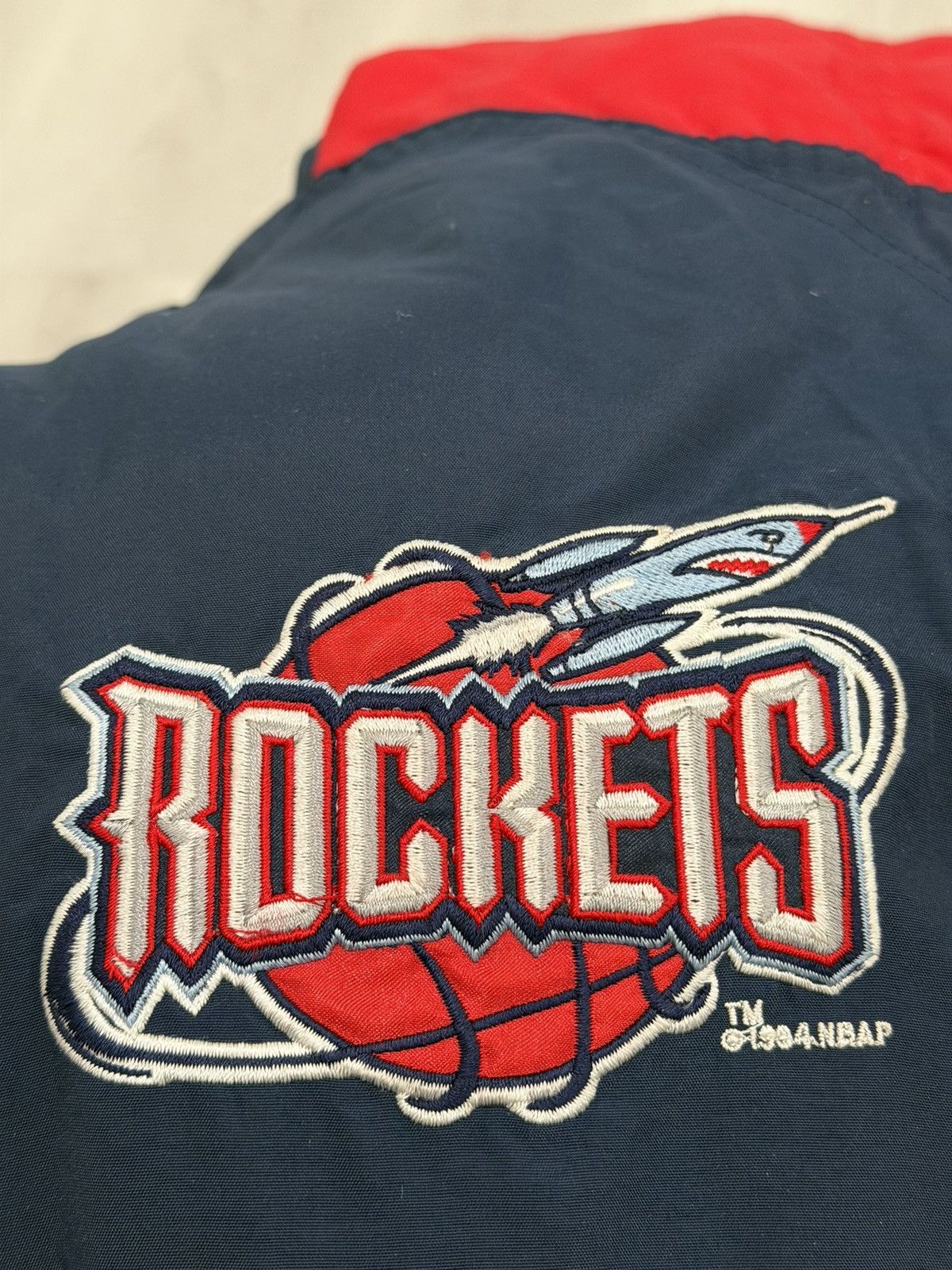 Logo Athletic Vintage 90s Houston Rockets Logo Athletic Puffer Jacket XL Size US XL / EU 56 / 4 - 8 Thumbnail