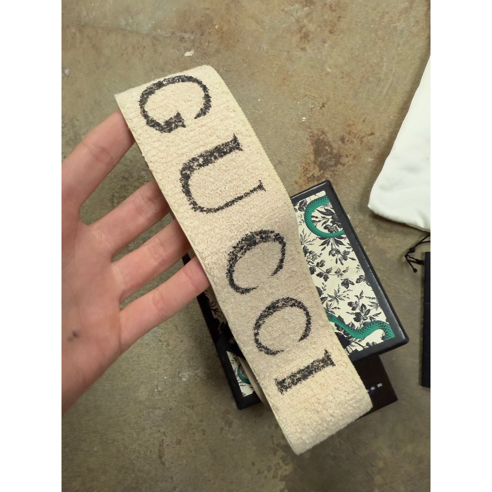 Gucci Gucci Headband Black Cream Used OS Size ONE SIZE - 1 Thumbnail