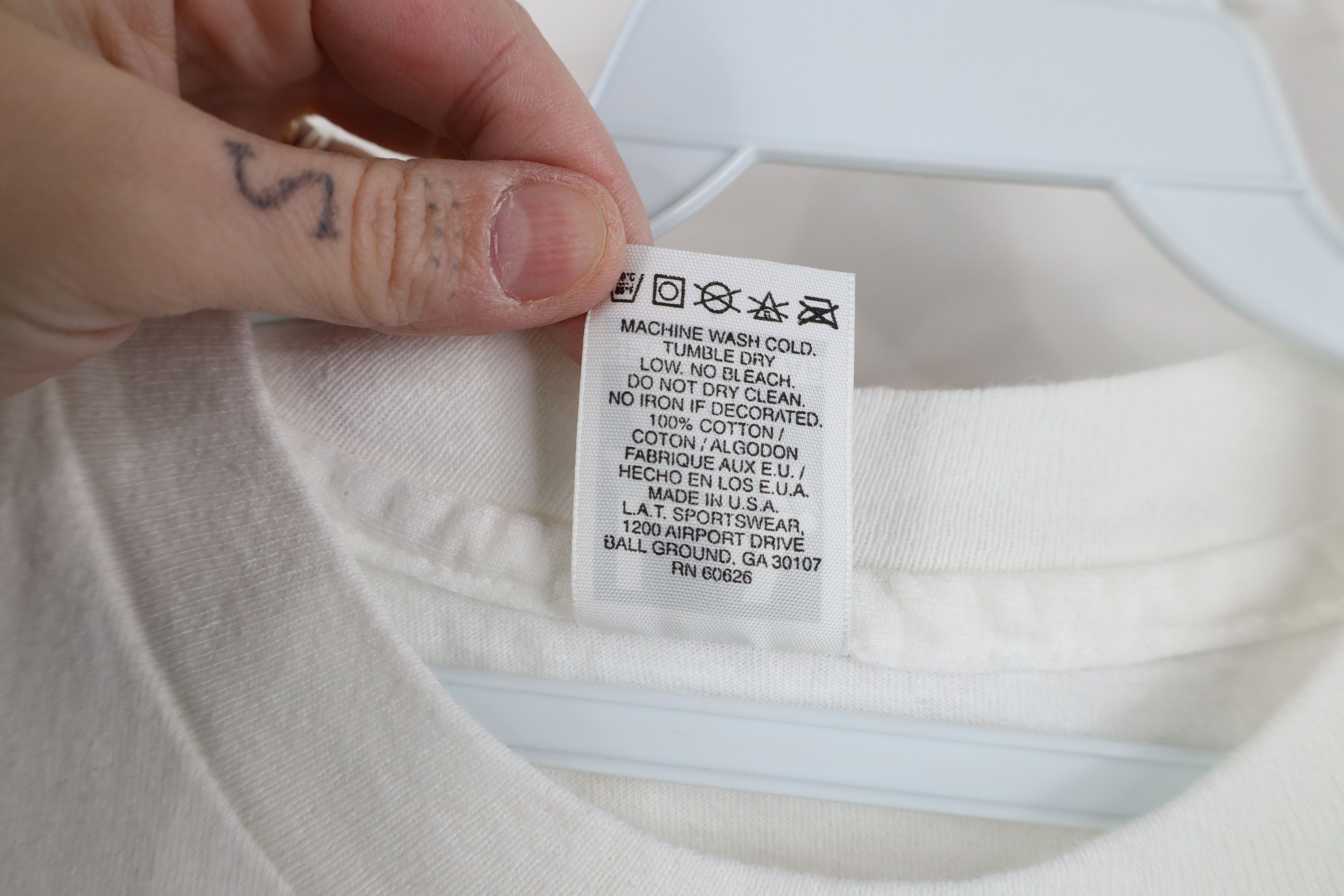 Vintage Vintage 90s Streetwear Flag Short Sleeve T-Shirt White USA Size US L / EU 52-54 / 3 - 6 Thumbnail