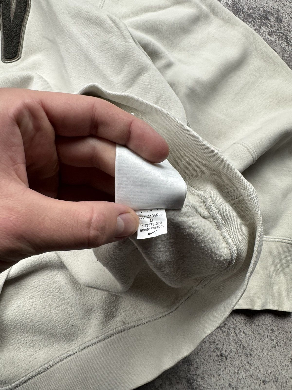 Nike Vintage Nike NSW Boxy Y2K Centre logo Oversized Hoodie Size US L / EU 52-54 / 3 - 7 Thumbnail