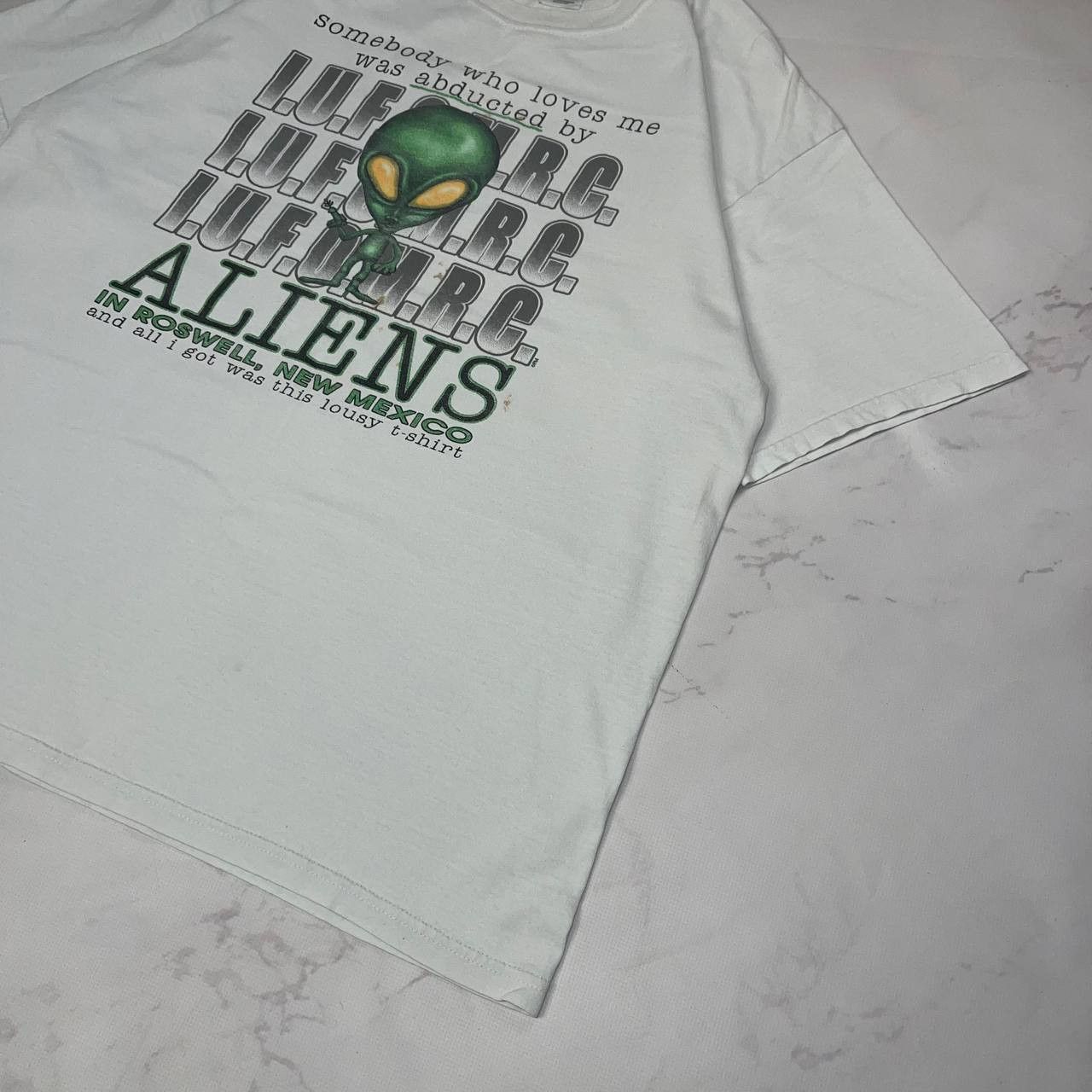 Vintage Vintage Aliens Shirt Size XL White Short Sleeve Mens Tee Size US XL / EU 56 / 4 - 10 Thumbnail