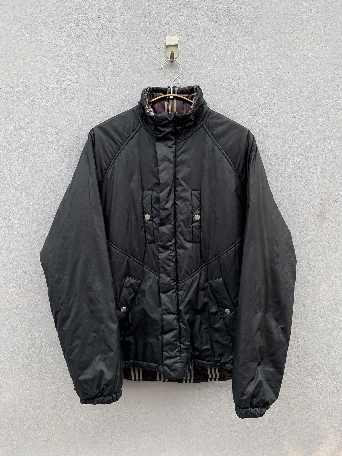 Burberry BURBERRY Blue Label Reversible Iconic Checked Puffer Down Size US M / EU 48-50 / 2 - 2 Thumbnail