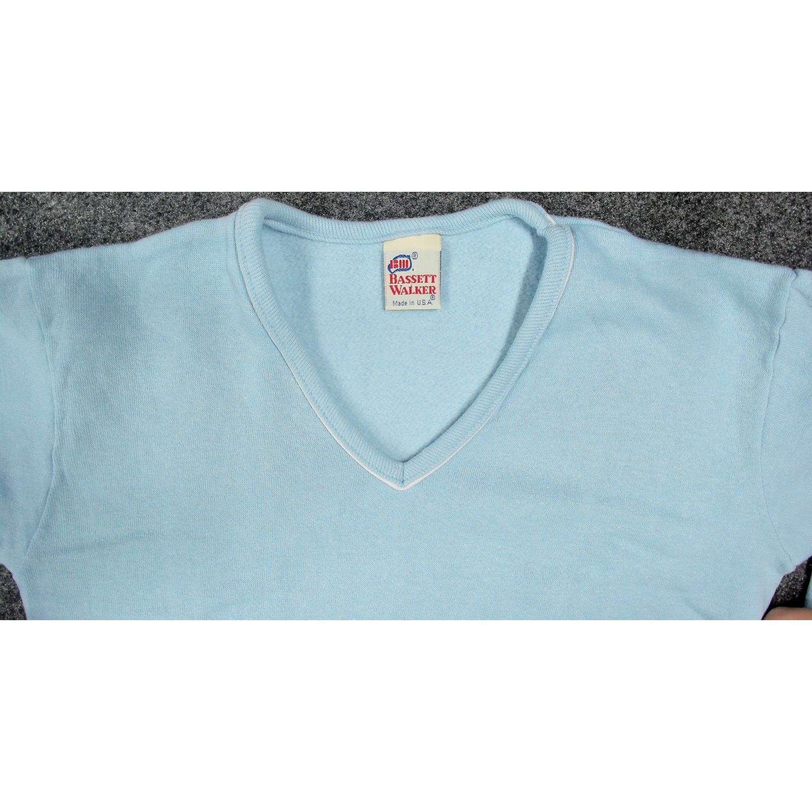 Vintage Bassett-Walker 80s USA Made Striped Sleeve Baby Blue V-Neck Size M / US 6-8 / IT 42-44 - 9 Thumbnail