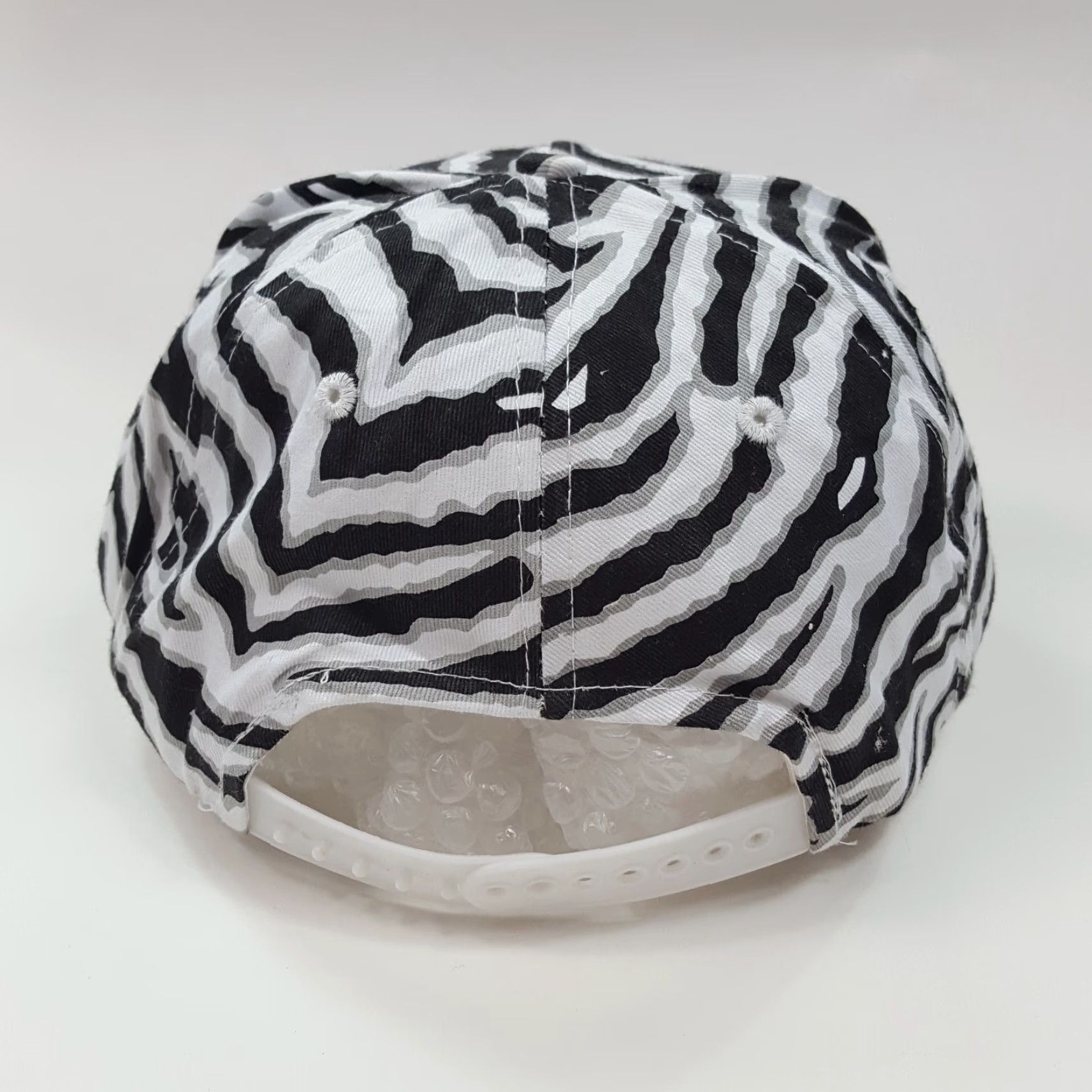 NCAA VINTAGE 90s USC Trojans Zebra Striped Snapback Baseball Cap Adjustable Black NCAA Mens Size ONE SIZE - 5 Thumbnail
