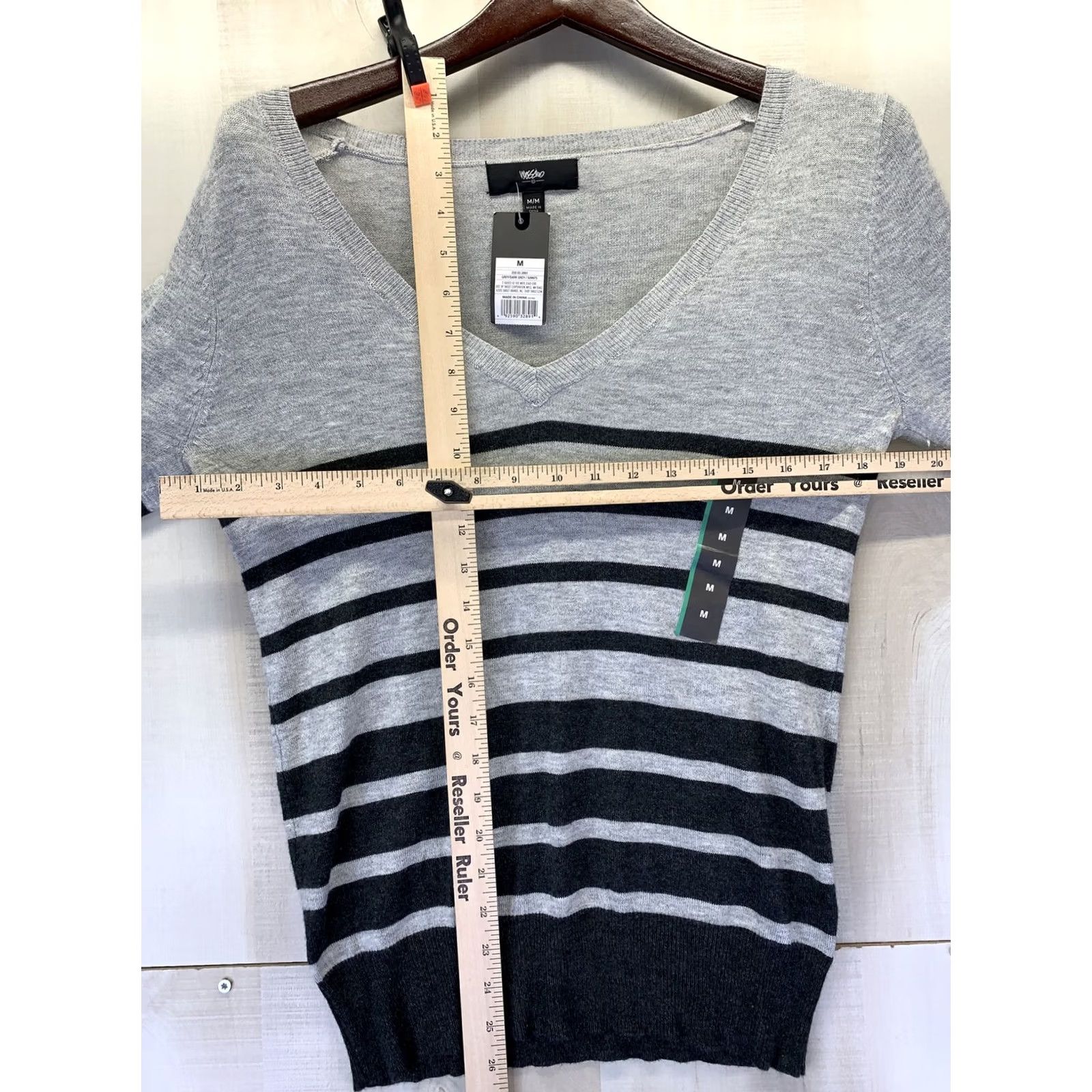 Mossimo Mossimo Gray V-Neck Knit Long Sleeve Thin Sweater Womens M NWT-5508 Size M / US 6-8 / IT 42-44 - 3 Thumbnail