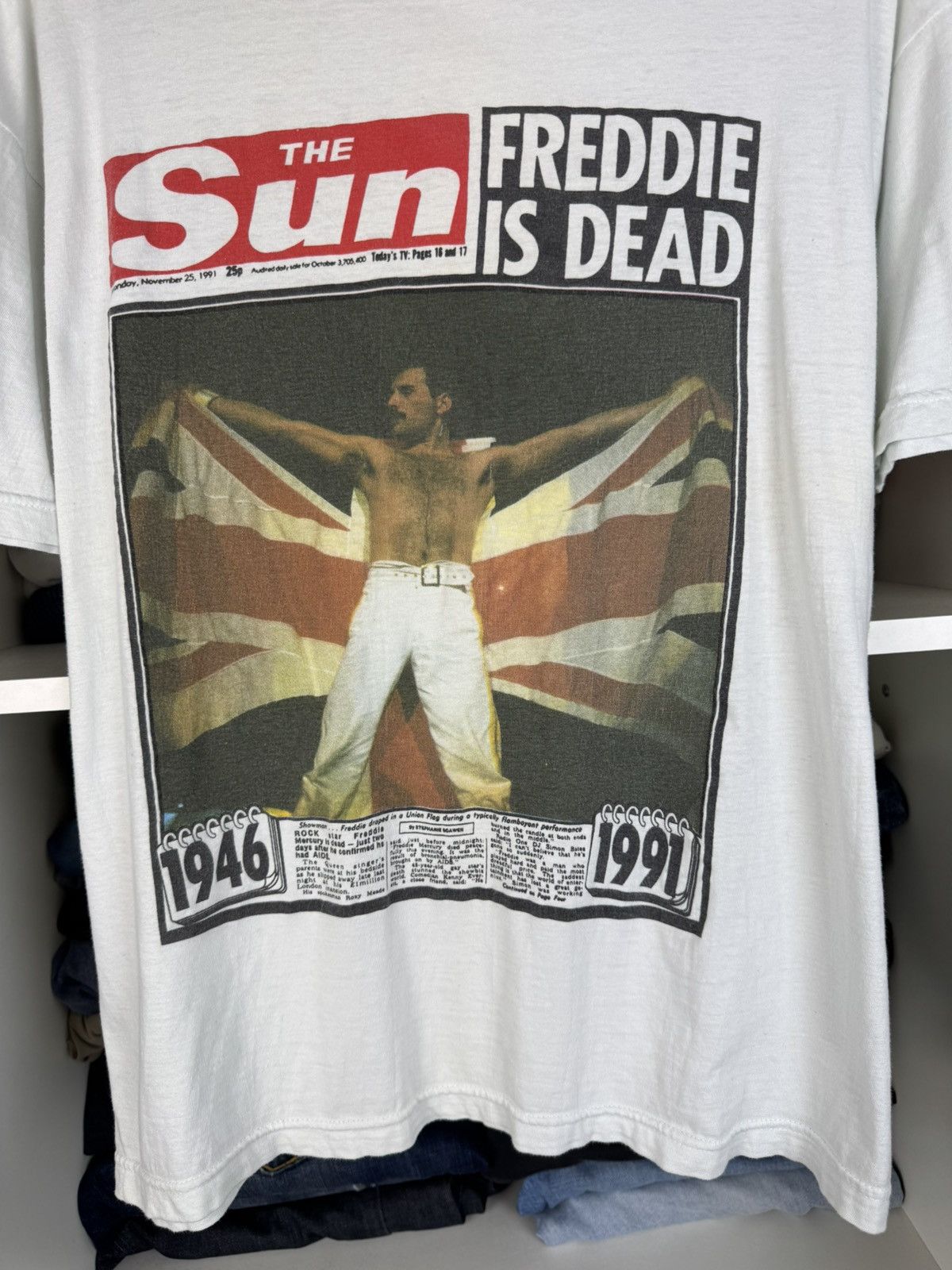 Band Tees Freddie Mercury "Freddie Is Dead" T-shirt Vintage Style Size US L / EU 52-54 / 3 - 17 Thumbnail