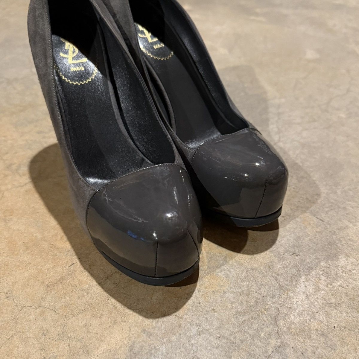Yves Saint Laurent YSL Saint Laurent Tribtoo Patent Leather Suede Platform Pump Size US 11 / IT 41 - 8 Thumbnail
