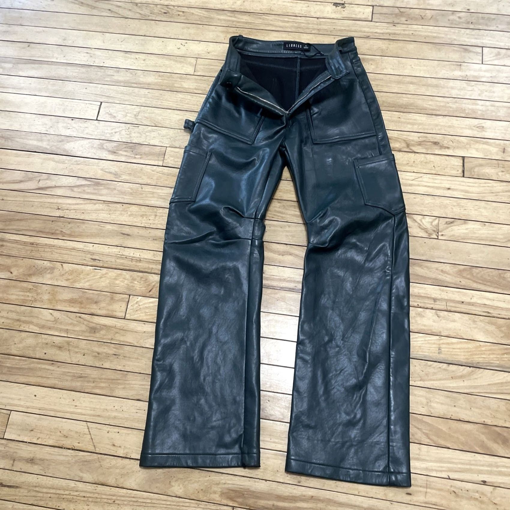 Lioness Lioness Cargo Pants Women S Army Green Faux Leather Carpenter Pocket Barrel Leg Leather Pants Streetwear Size 28" / US 6 / IT 42 - 6 Thumbnail