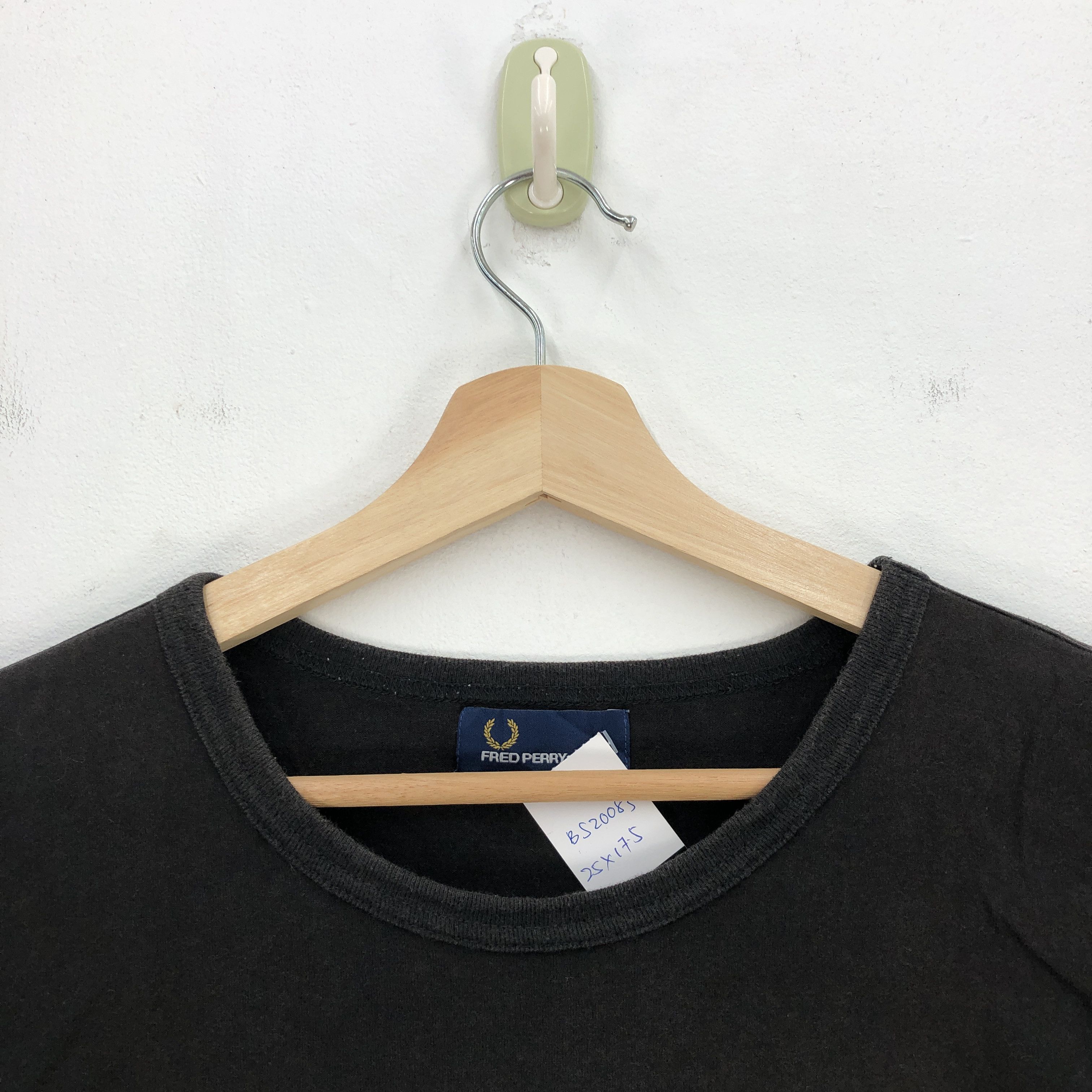 Fred Perry Vintage 90s Fred Perry T Shirt Laurel Wreath Wimbledon Tees Size S / US 4 / IT 40 - 2 Thumbnail