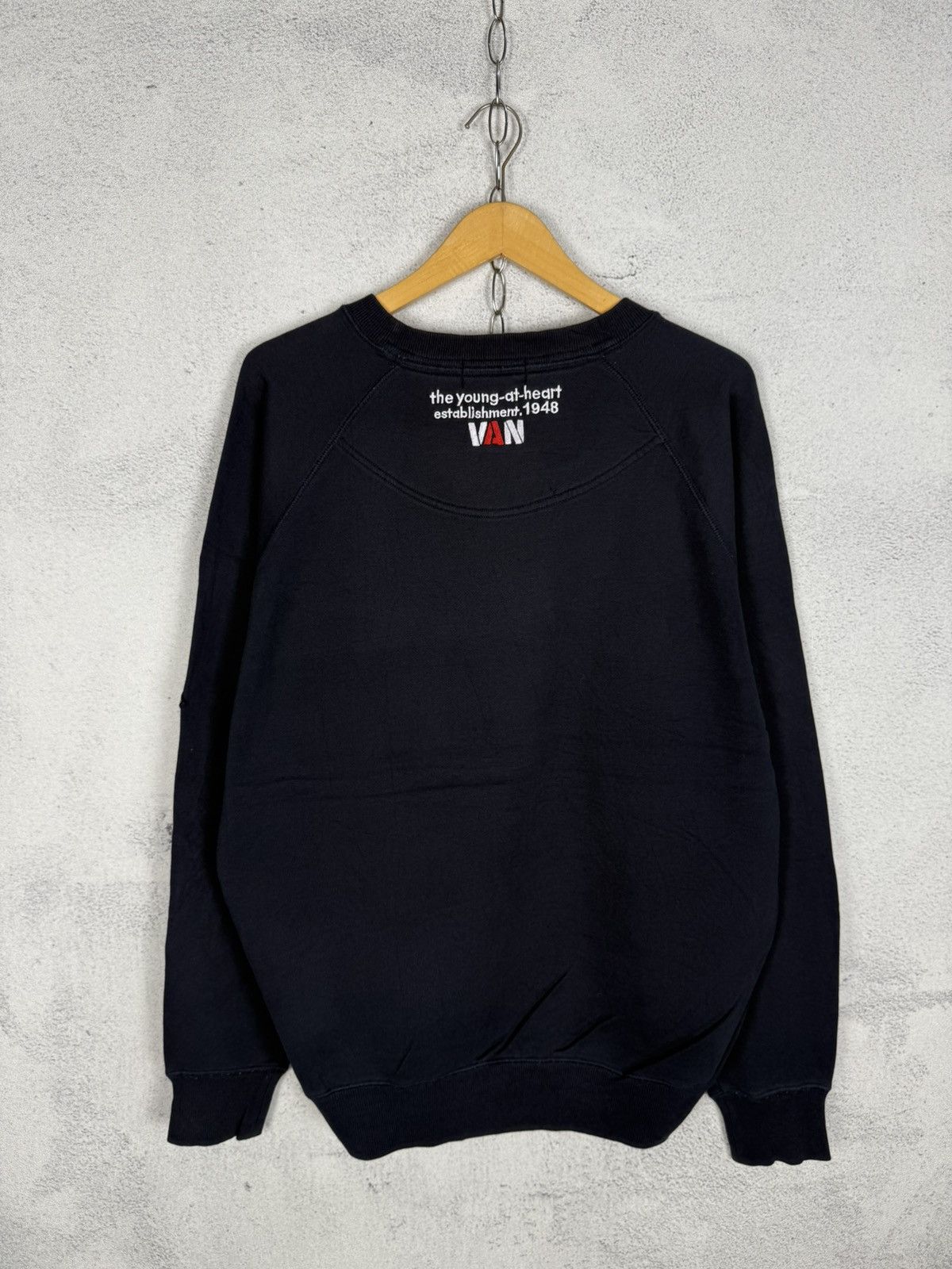 Japanese Brand Van Jac x Snoopy Peanuts Sweatshirt Crewneck Size US L / EU 52-54 / 3 - 2 Thumbnail