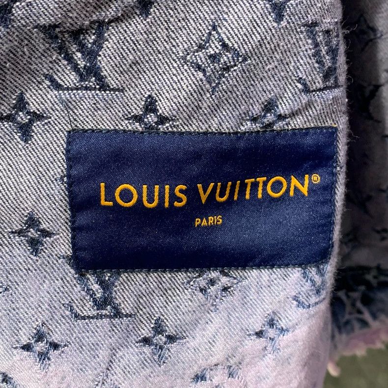 LOUIS VUITTON Fringed denim jacket